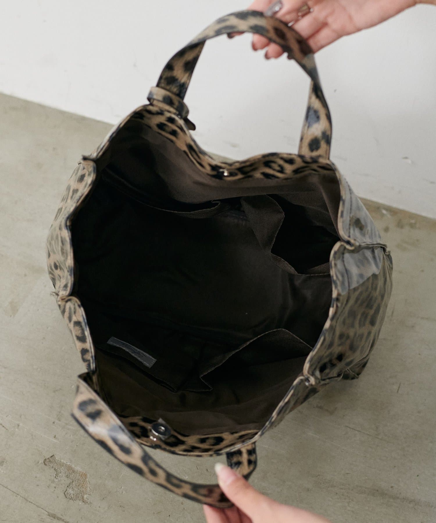 LARUTA(ラルータ) ソフトエナメルショッパーバッグ