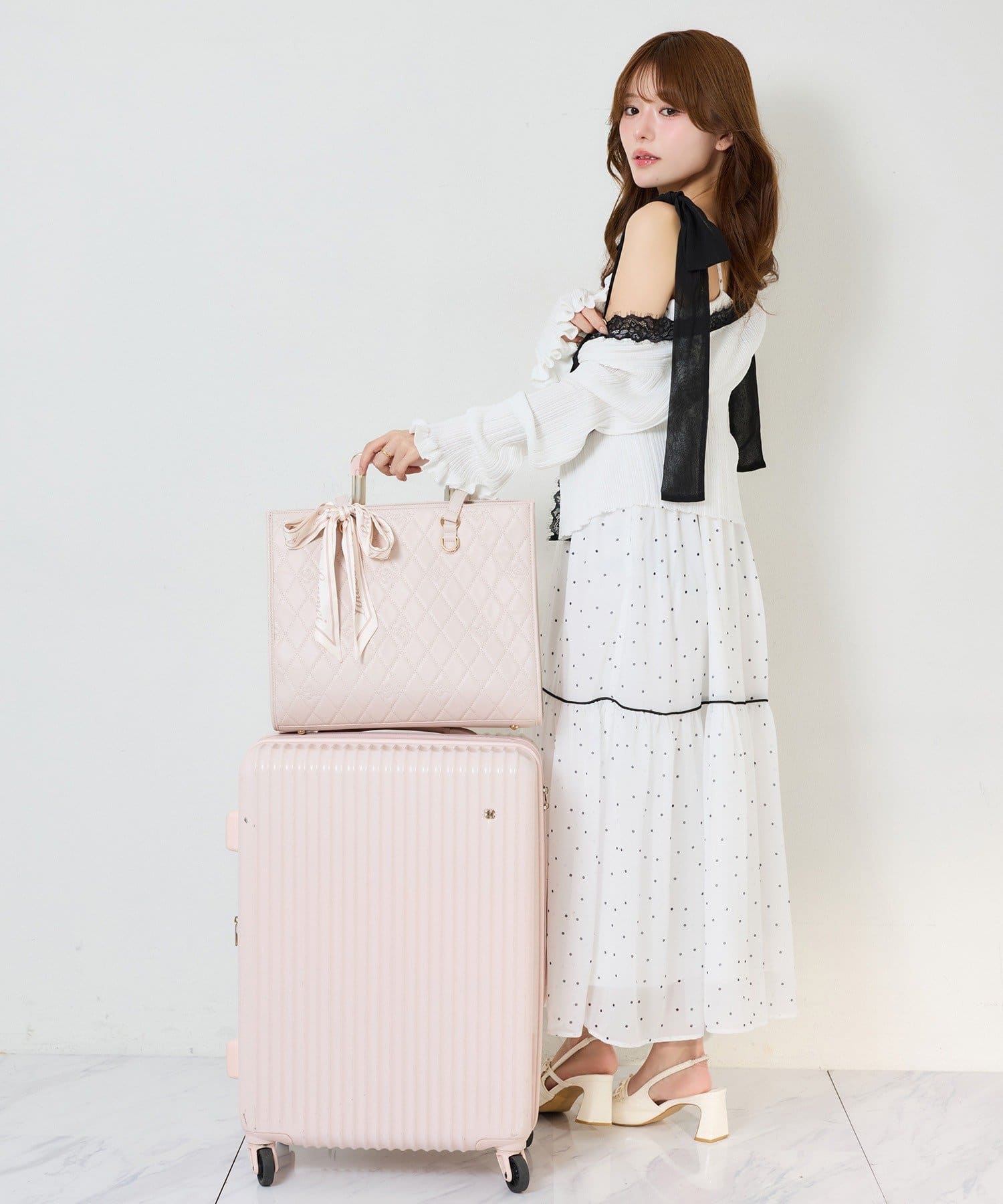 one after another NICE CLAUP(ワンアフターアナザー ナイスクラップ) 【LouLoumei】スカーフ付きキルティングキャリーオントート/自立可能