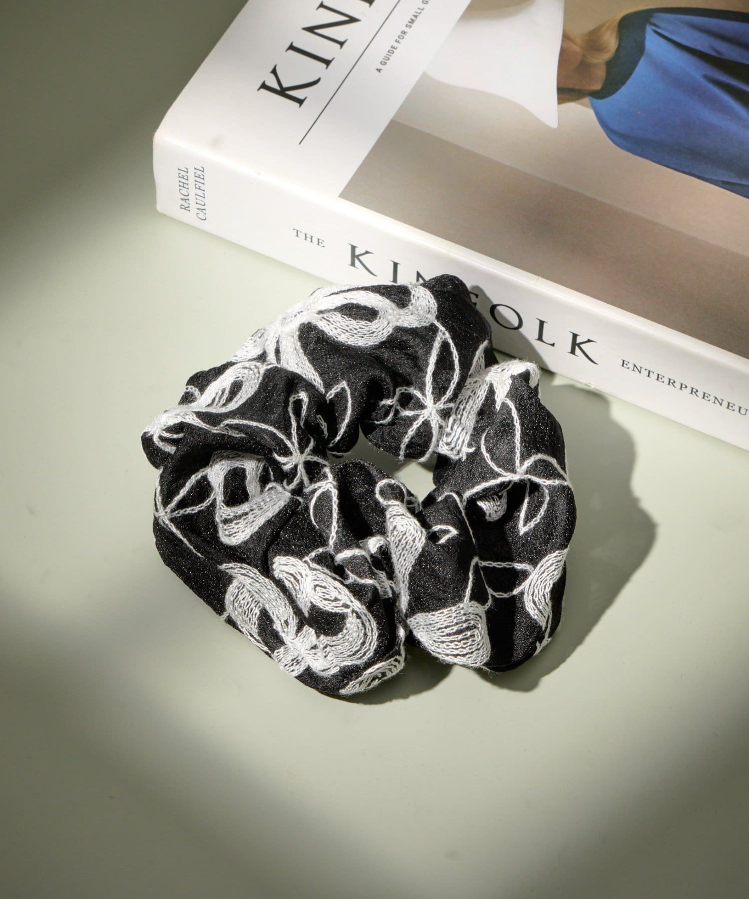 Lattice(ラティス) 刺繍シュシュ