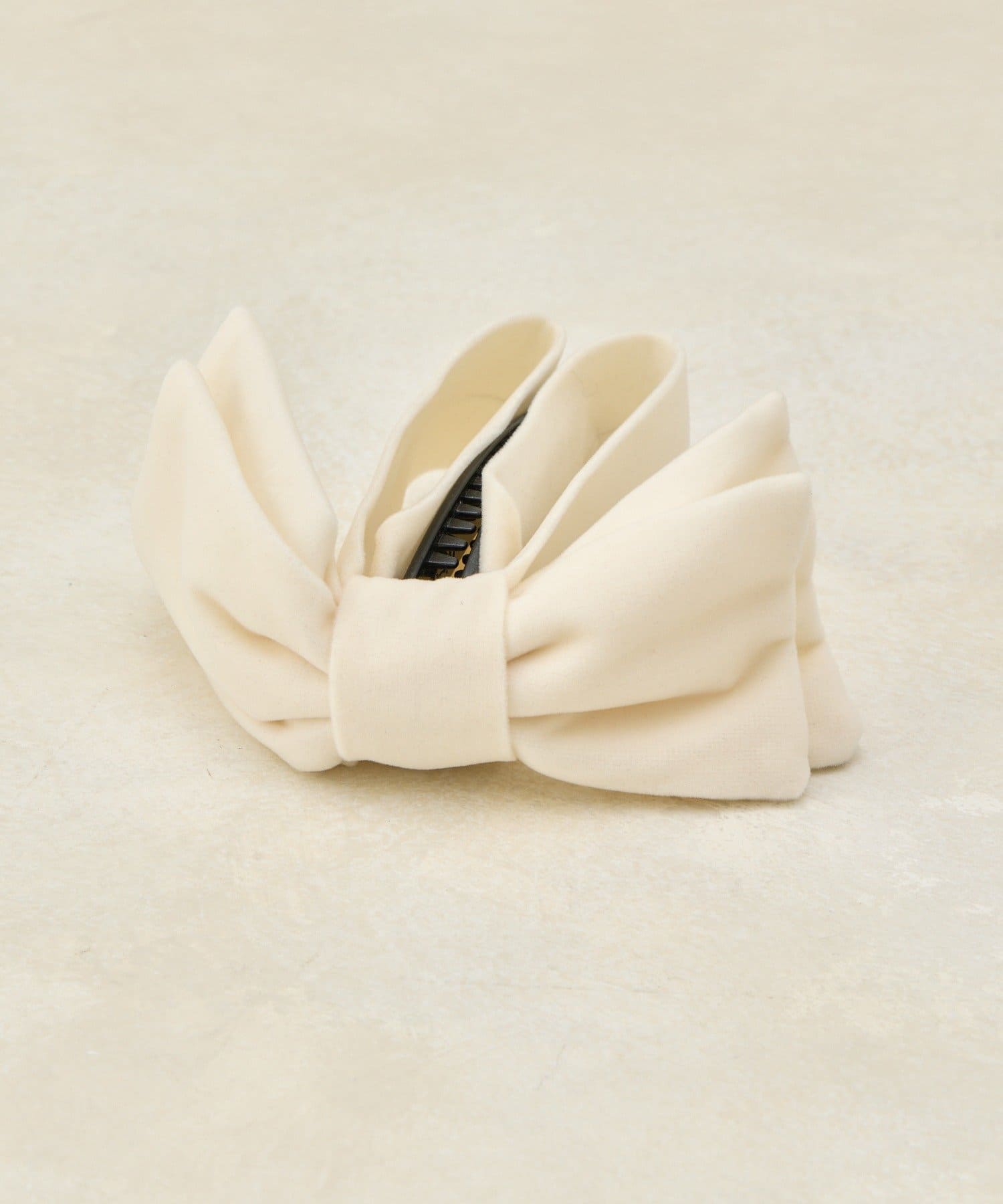 Lattice(ラティス) 【新色追加/12/15～販売開始】【keeco企画】ベロアリボンバナナクリップ