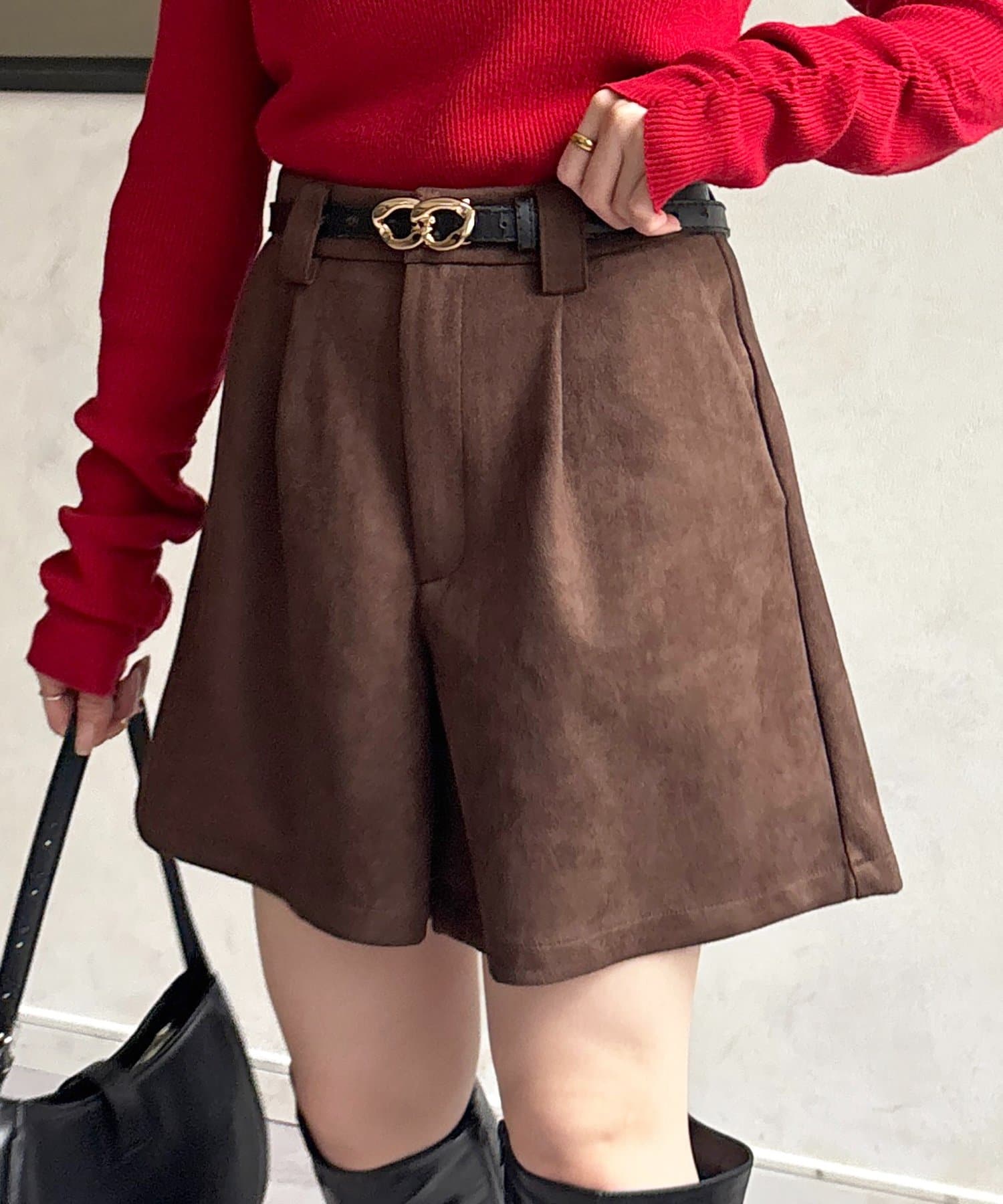 Thevon.(ゼヴォン) Fスエードタックハーフパンツ