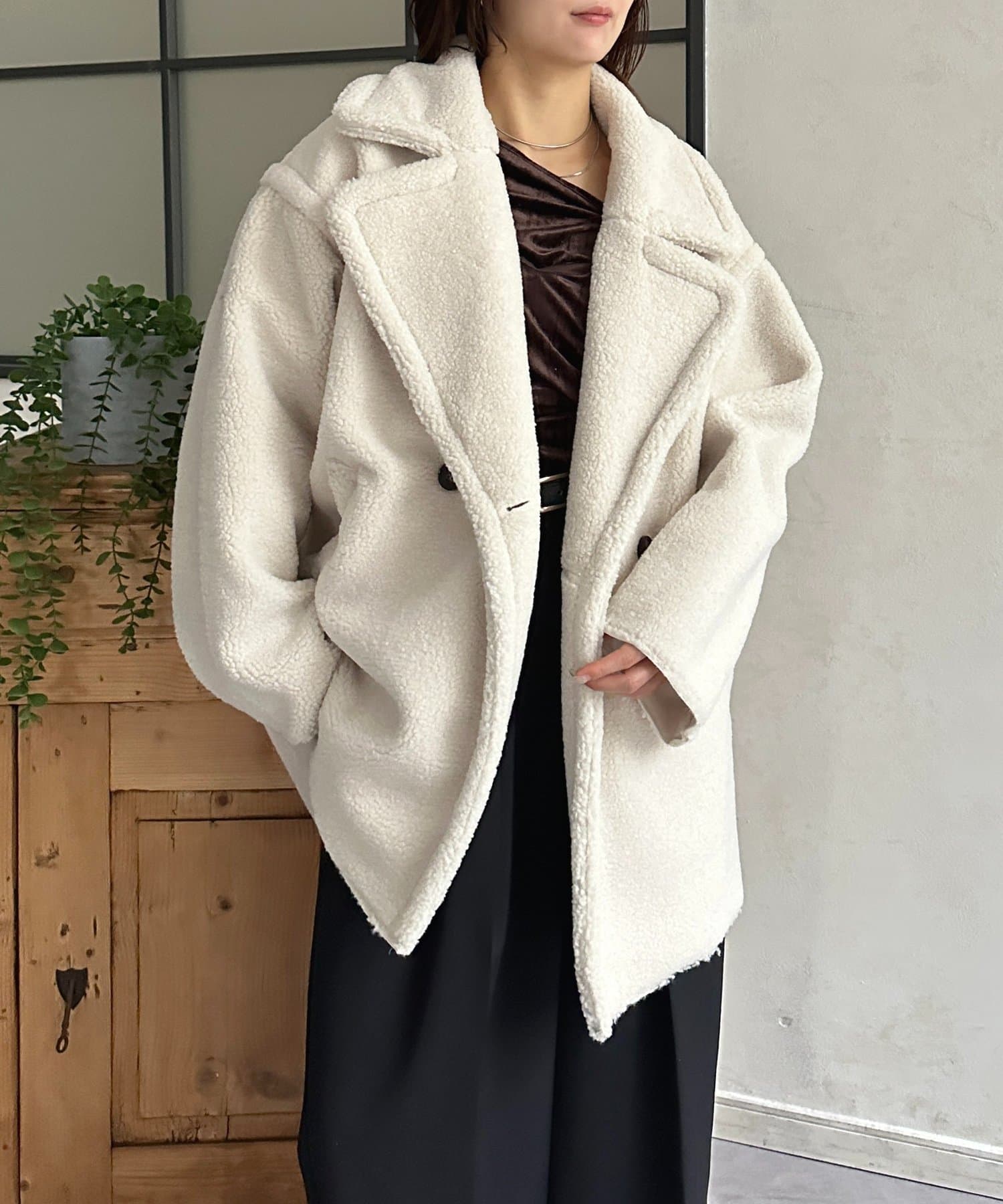 Thevon.(ゼヴォン) Fムートンタックミドルダブルコート