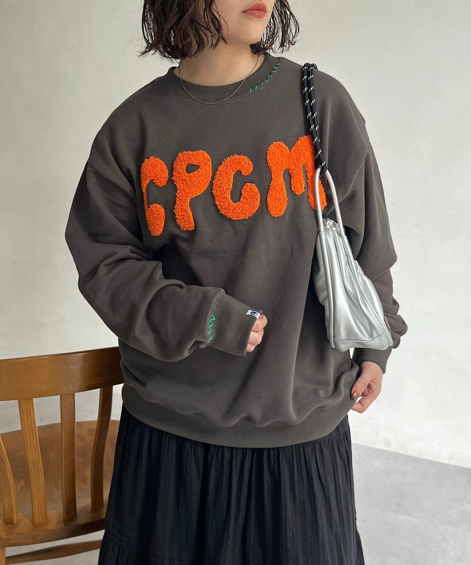 CPCM(シーピーシーエム) CPCMロゴ刺繍裏毛プルオーバー