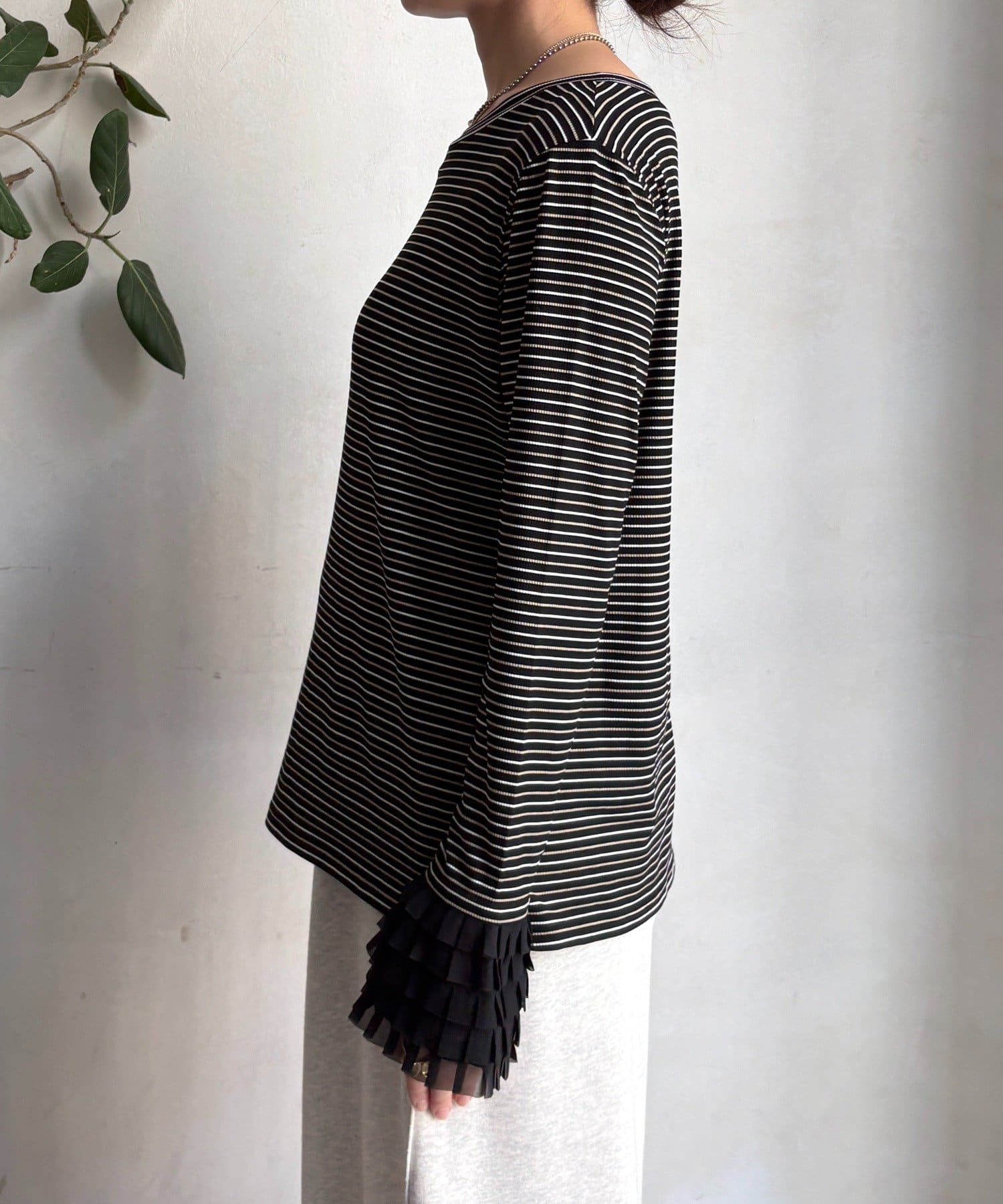 DOUDOU(ドゥドゥ) 袖フリルトップス