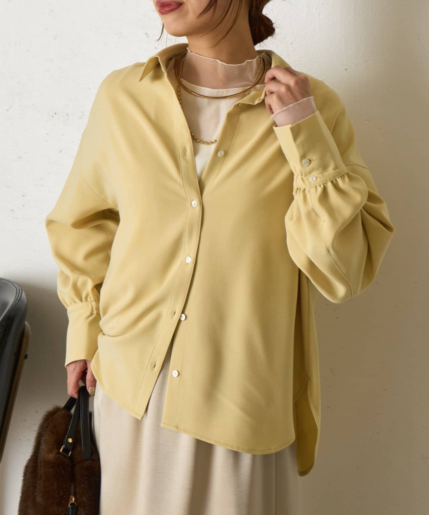 Jena　espace merveilleux(ジェナ　エスパスメルヴェイユ) 【春まで着れる】バックダブルタックシャツ