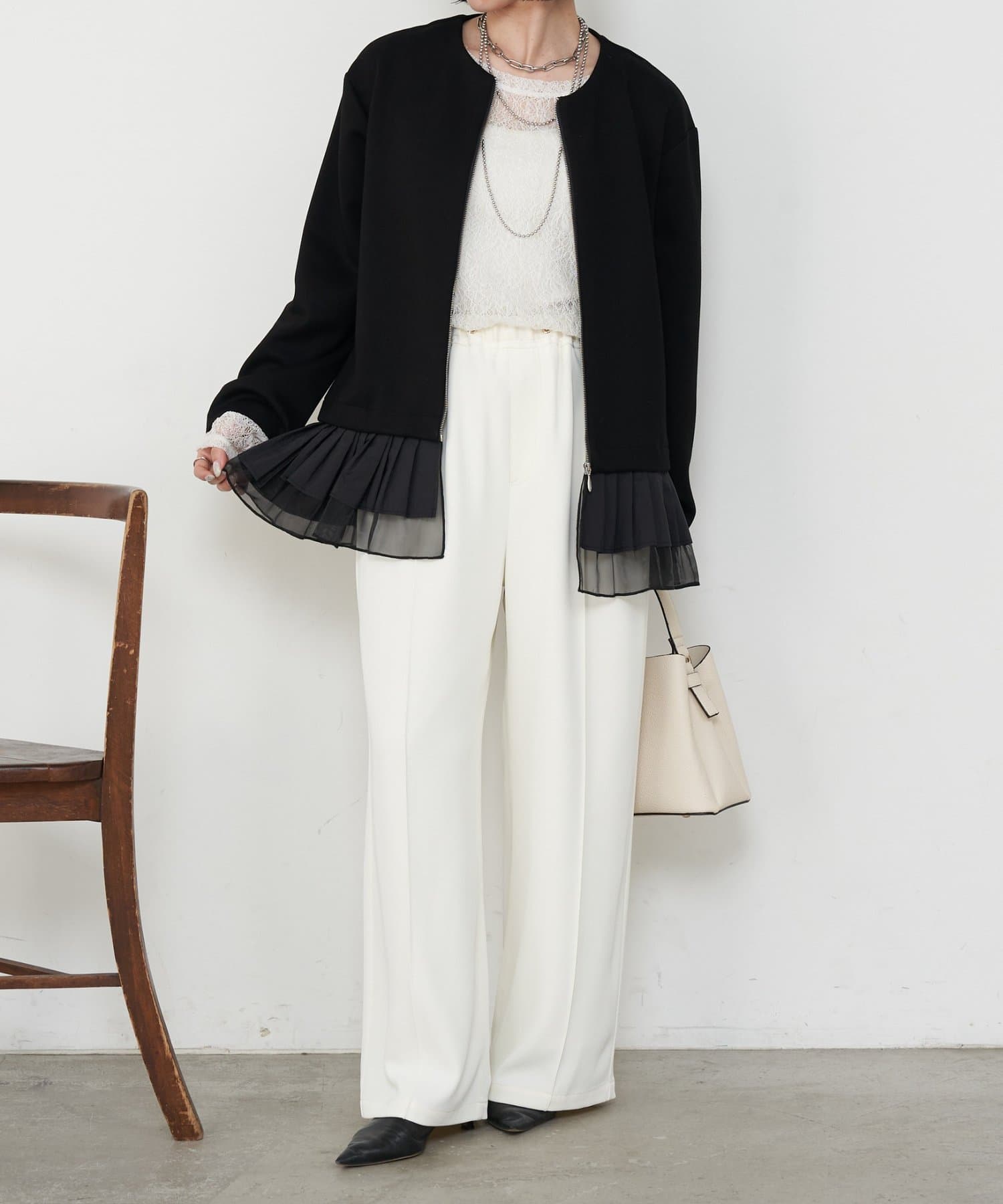 Jena　espace merveilleux(ジェナ　エスパスメルヴェイユ) プリーツ付ダンボールジャケット