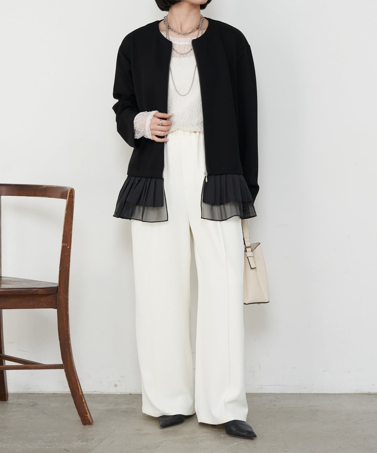 Jena　espace merveilleux(ジェナ　エスパスメルヴェイユ) プリーツ付ダンボールジャケット