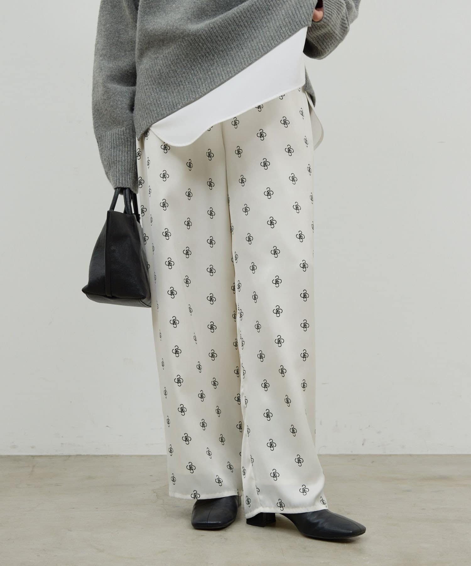 GALLARDAGALANTE(ガリャルダガランテ) 【近日予約開始】【手洗い可】プリントサテンパンツ