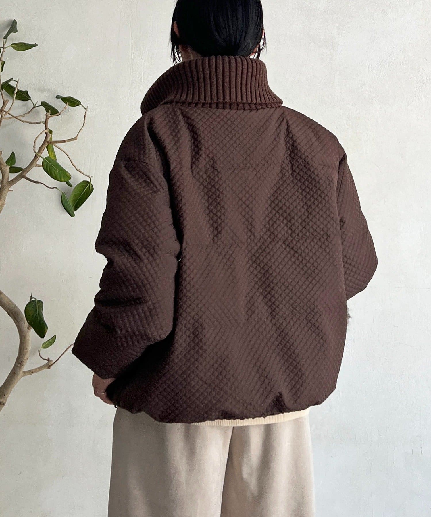 Croisiere(クロジエール) 襟付きエンボスダウン