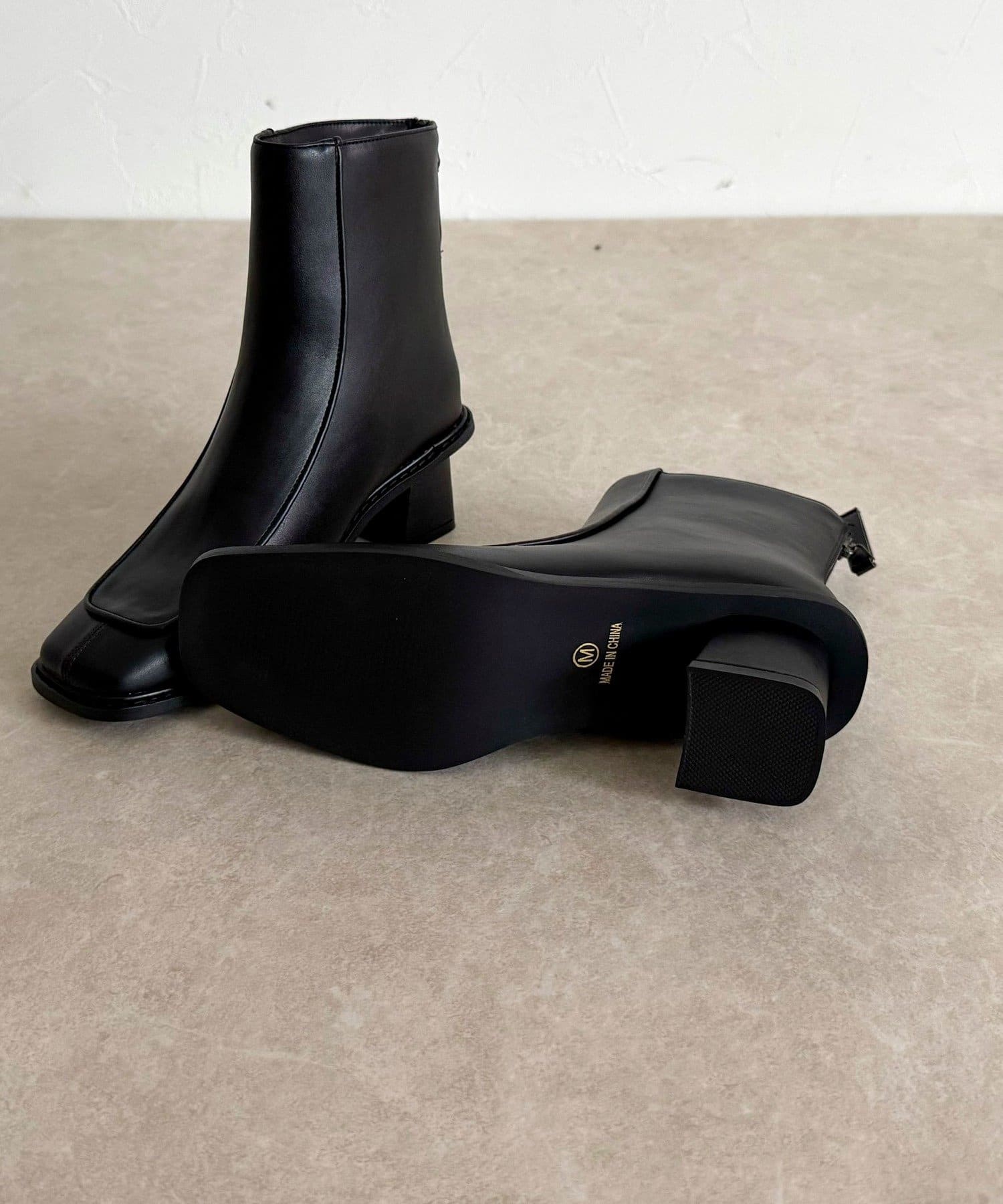 FREDY & GLOSTER(フレディ アンド グロスター) スクエアトゥブーツ