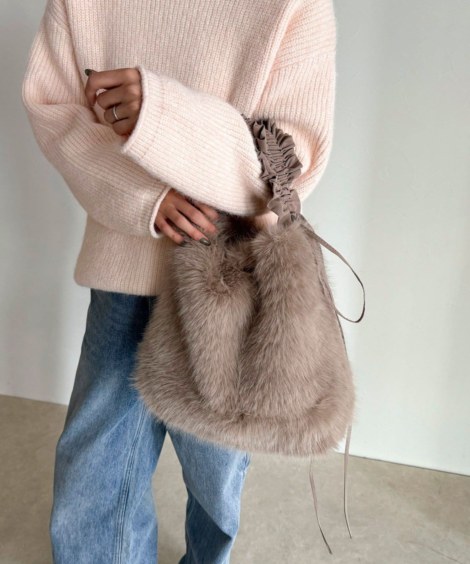 FREDY & GLOSTER(フレディ アンド グロスター) ギャザーハンドルエコファーショルダーバッグ