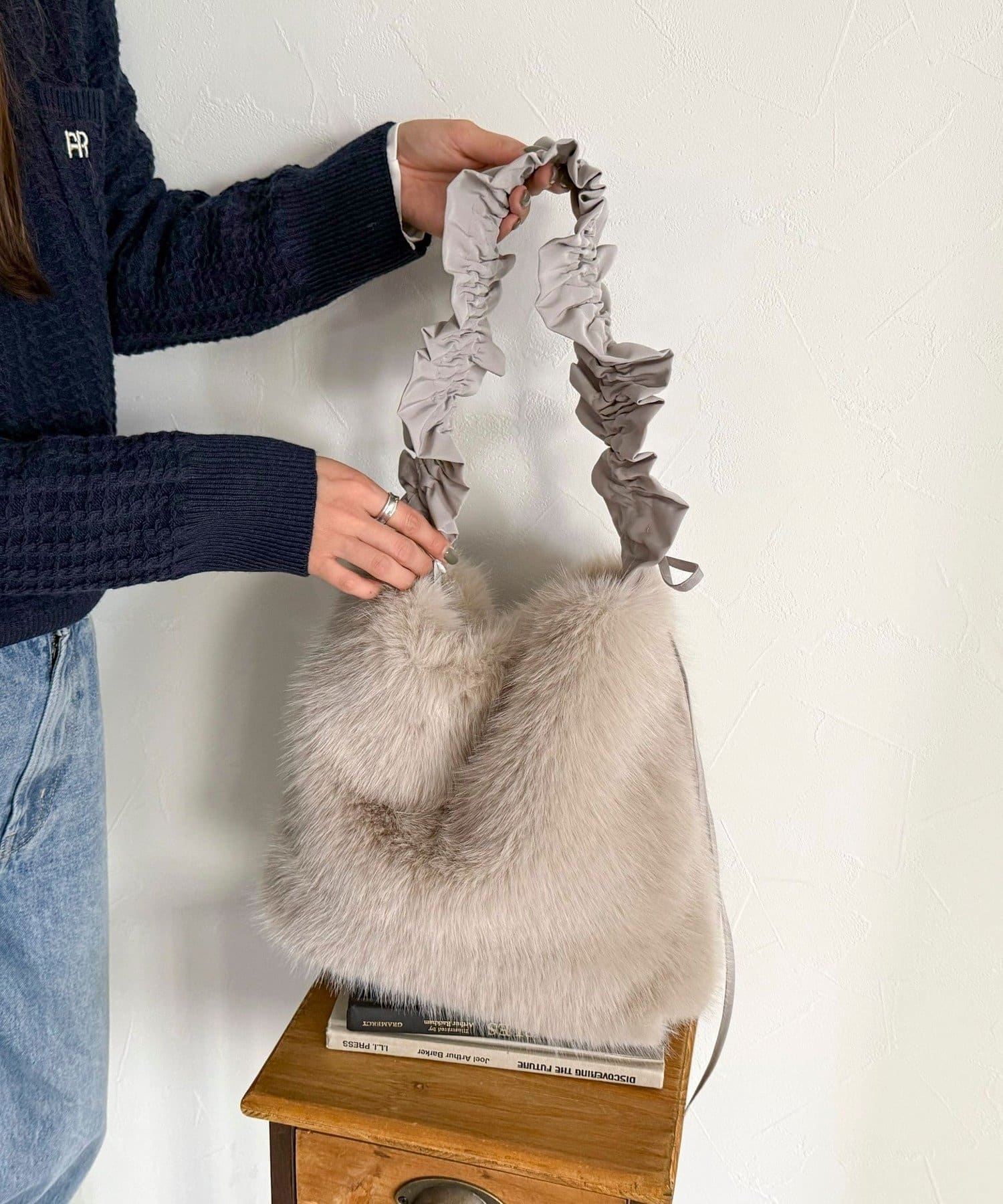 FREDY & GLOSTER(フレディ アンド グロスター) ギャザーハンドルエコファーショルダーバッグ