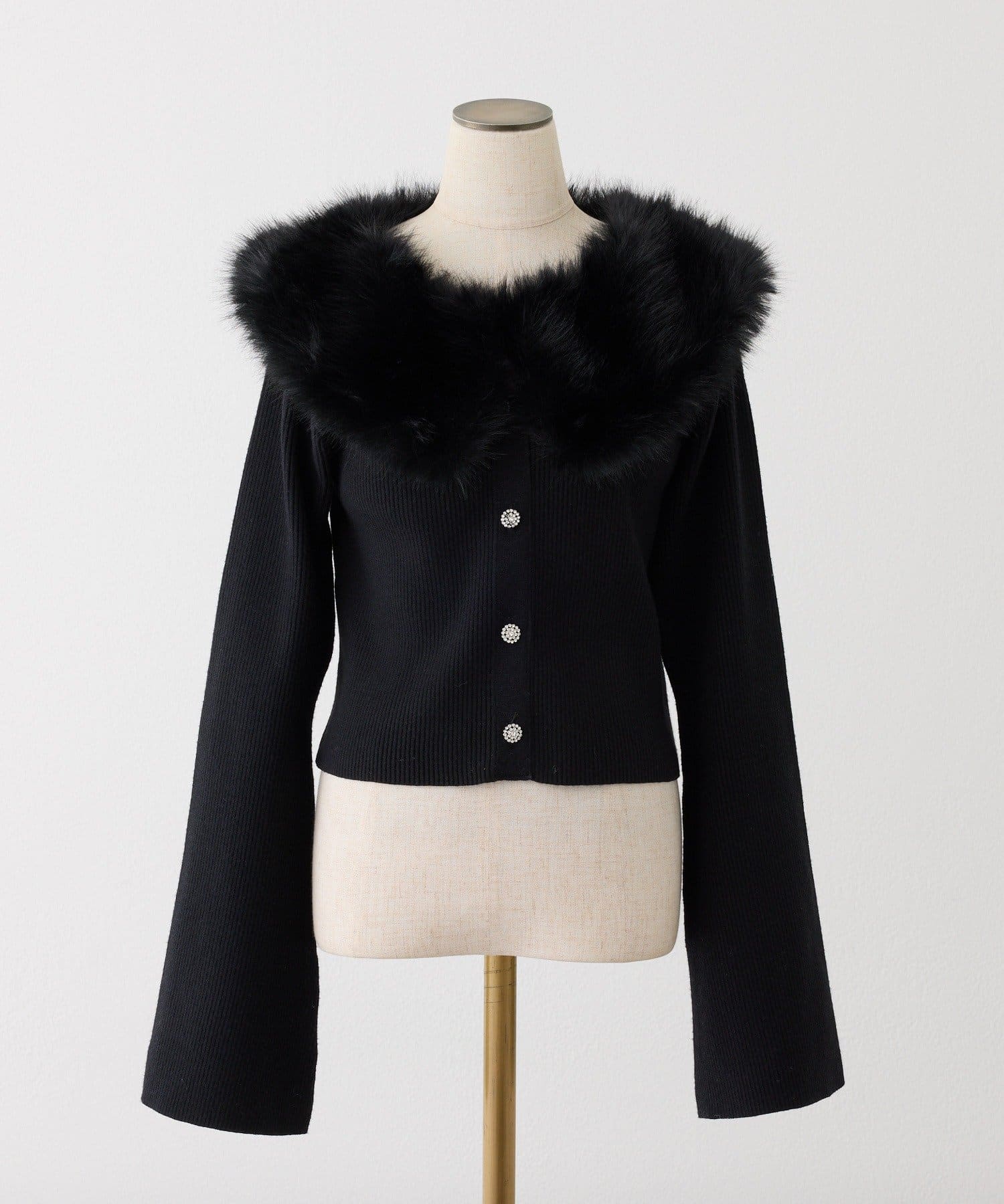 one after another NICE CLAUP(ワンアフターアナザー ナイスクラップ) 【HolidayCollection】衿ファーキラキラ釦ニット