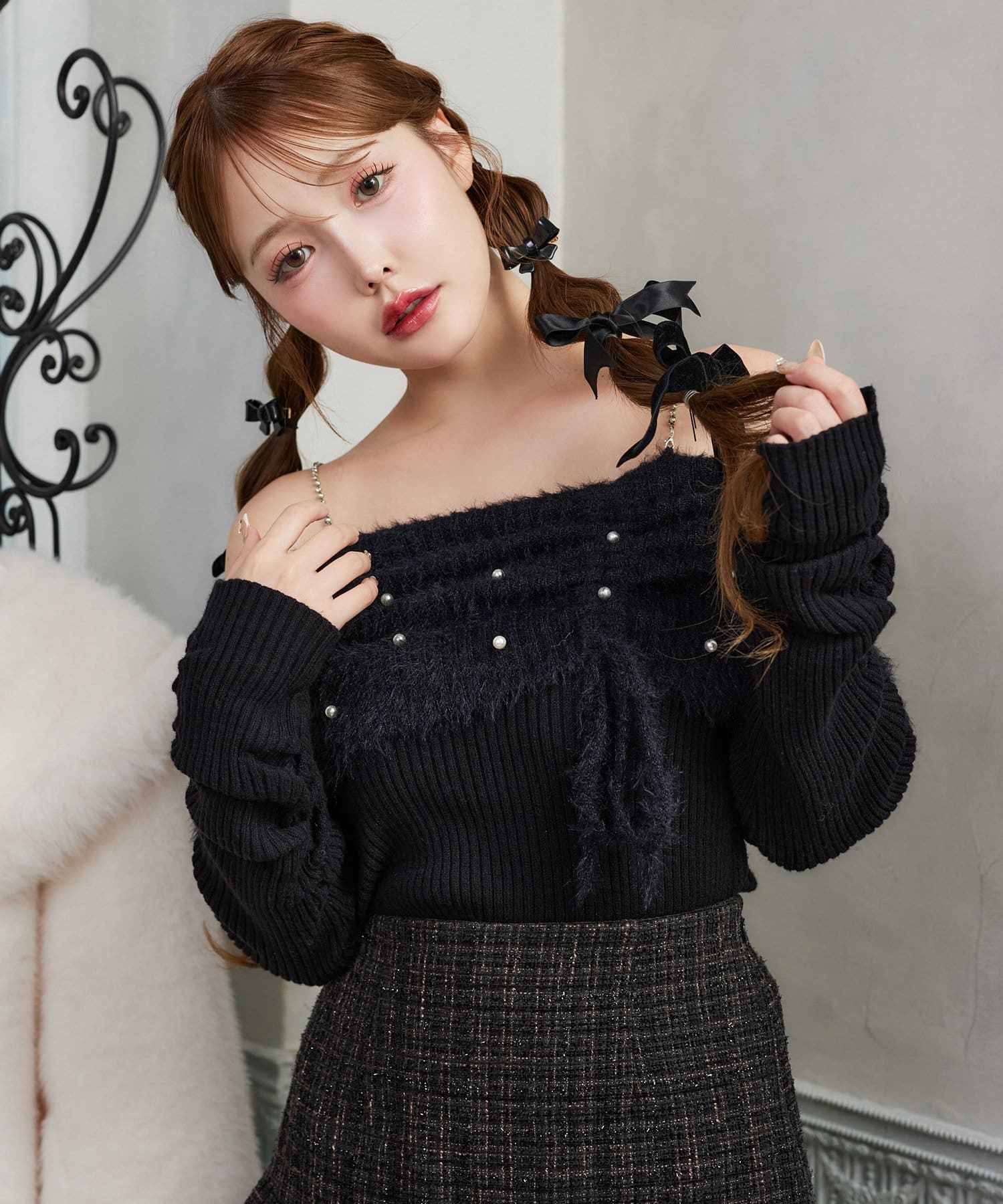 one after another NICE CLAUP(ワンアフターアナザー ナイスクラップ) 【HolidayCollection】パール×ビジューオフショルニット