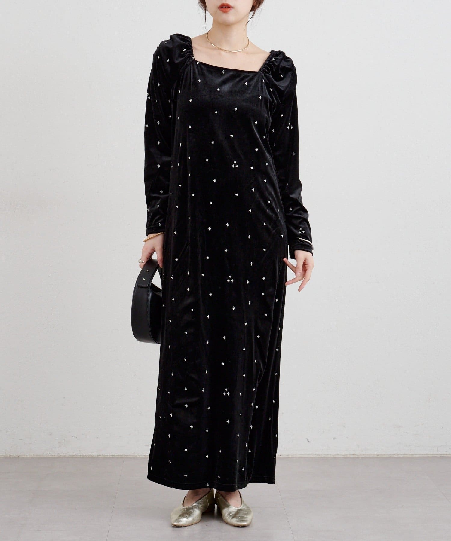 SHENERY(シーナリー) ベロア刺繍ワンピース