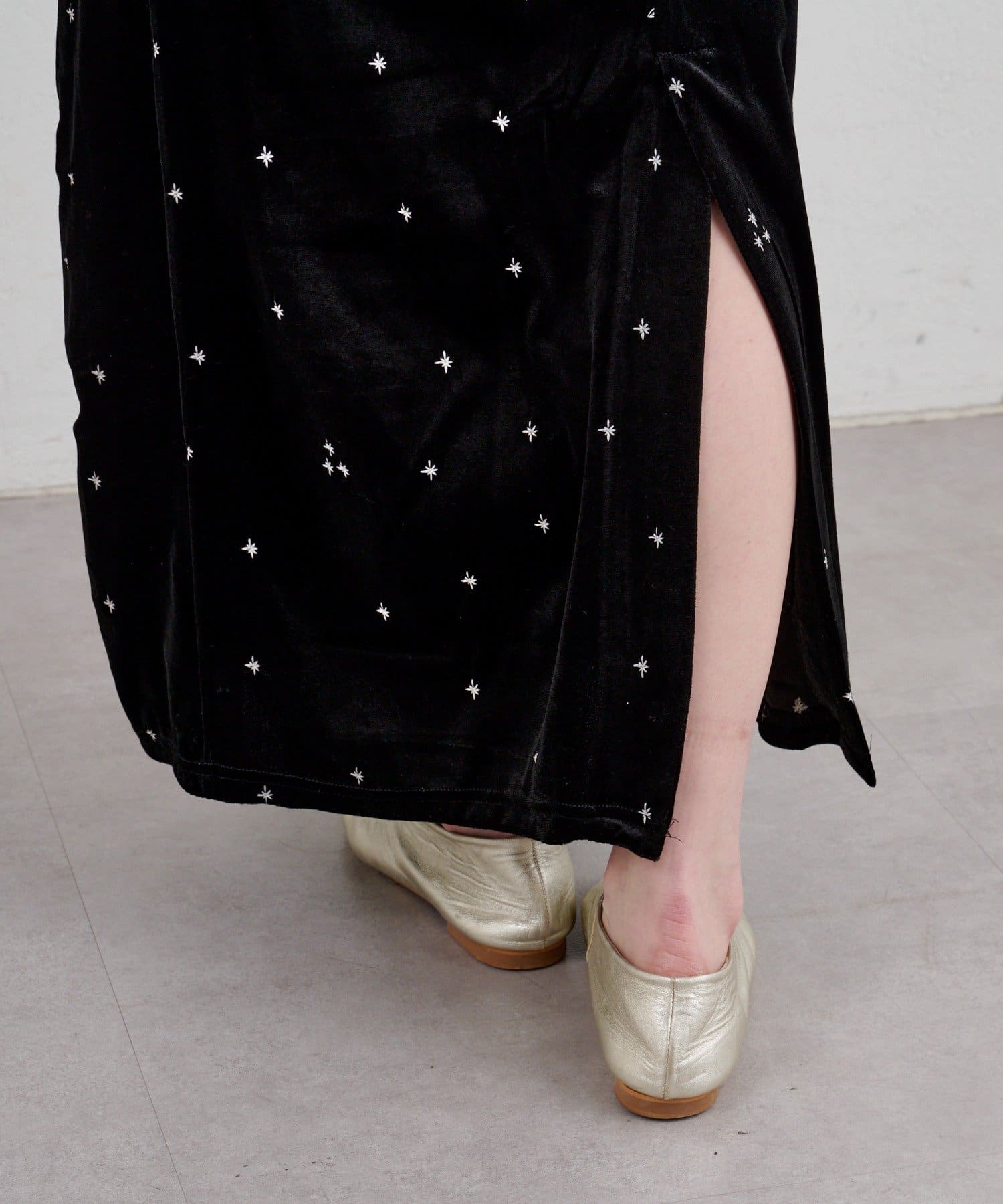 SHENERY(シーナリー) ベロア刺繍ワンピース