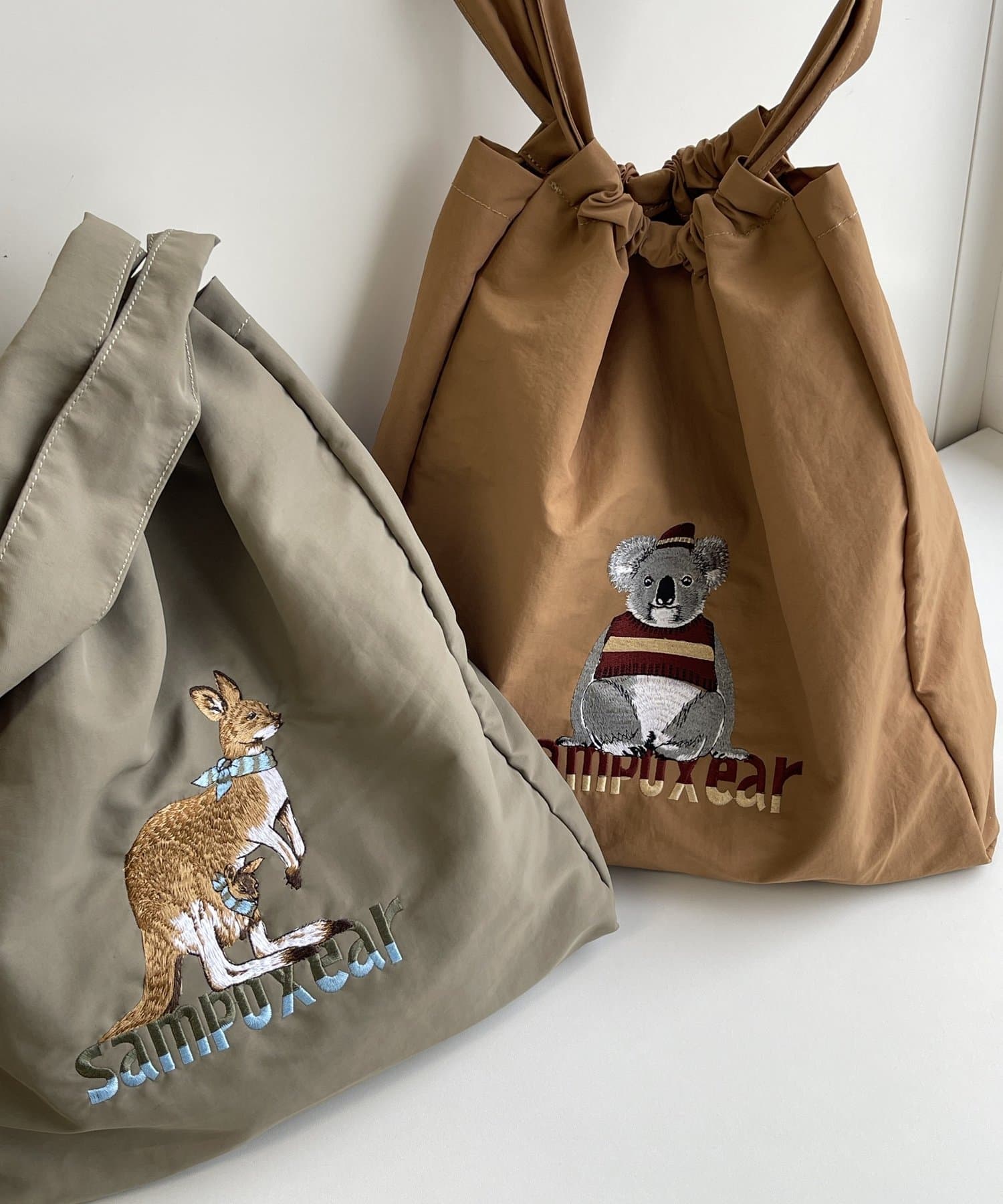 ear PAPILLONNER(イア パピヨネ) 《撥水/A4サイズ対応》sampo×earコラボ刺繍トートバッグ