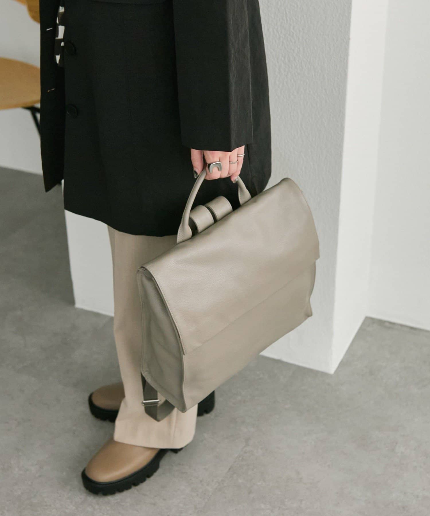 ear PAPILLONNER(イア パピヨネ) 《本革/A4サイズ対応》レザーフラップリュック