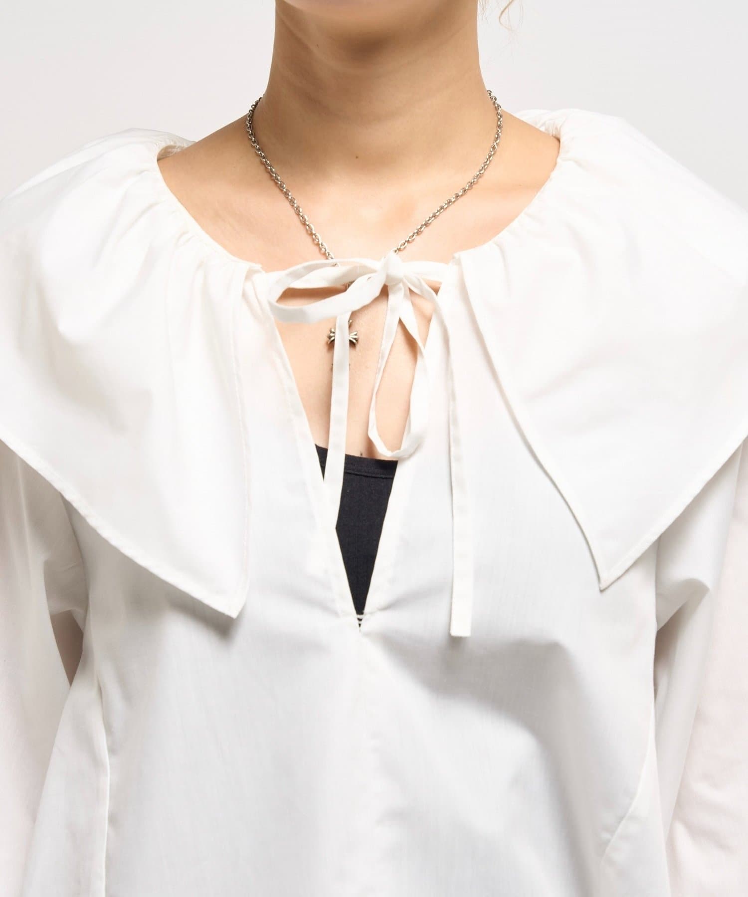 OUTLET(アウトレット) 【WHO'S WHO gallery】BIGカラーラッフルブラウス