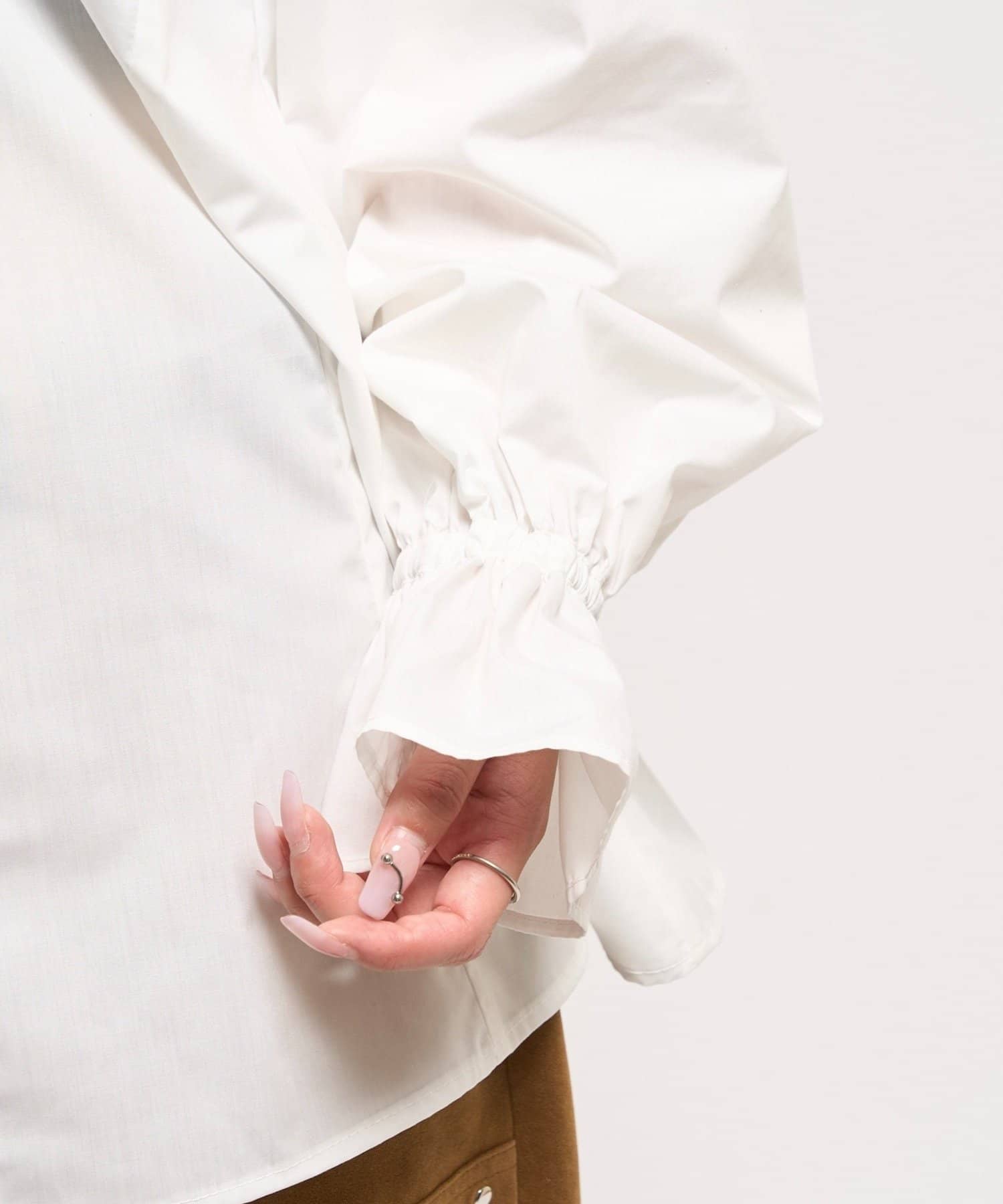 OUTLET(アウトレット) 【WHO'S WHO gallery】BIGカラーラッフルブラウス