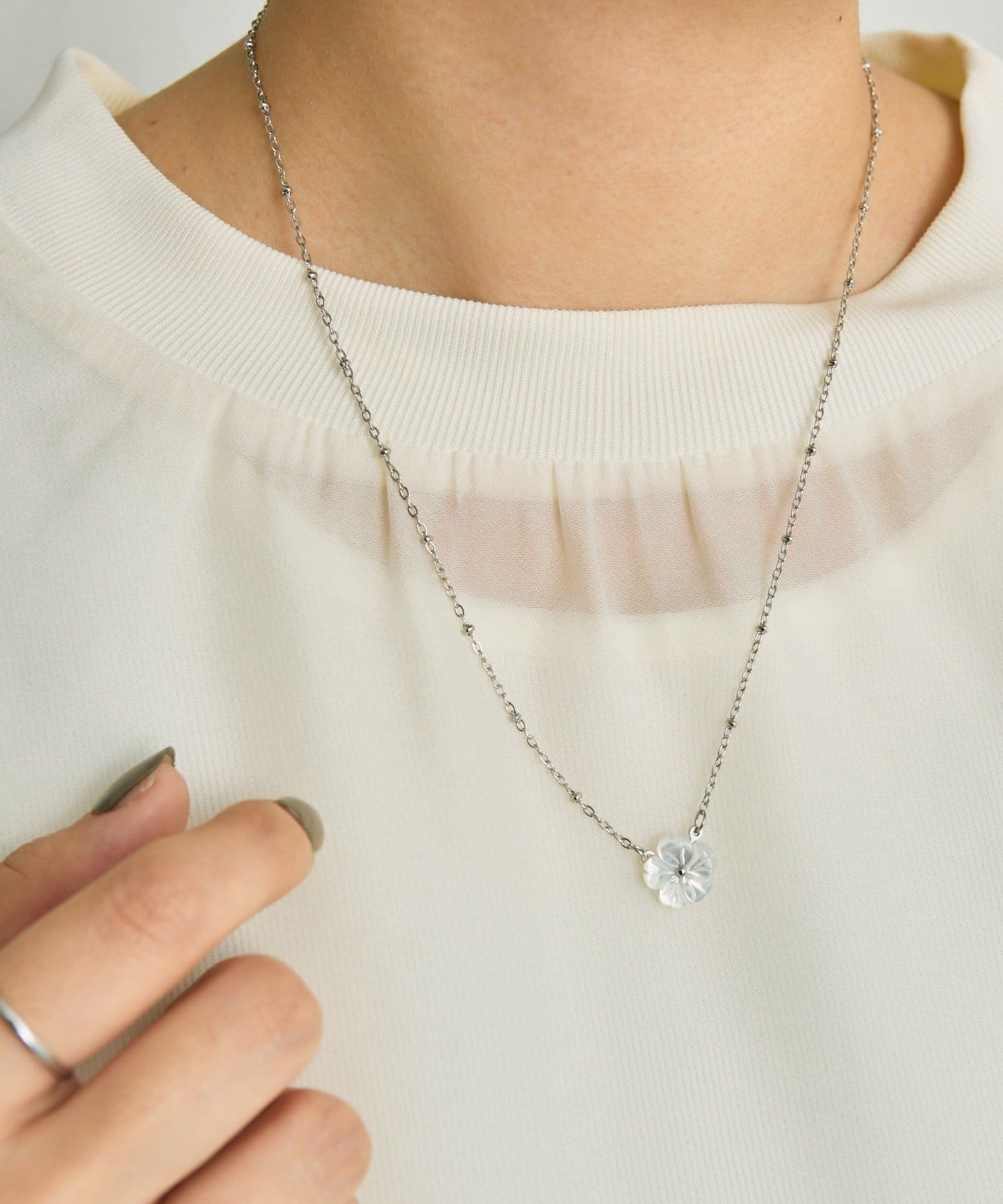 OUTLET(アウトレット) 【ear PAPILLONNER】シェルフラワーネックレス