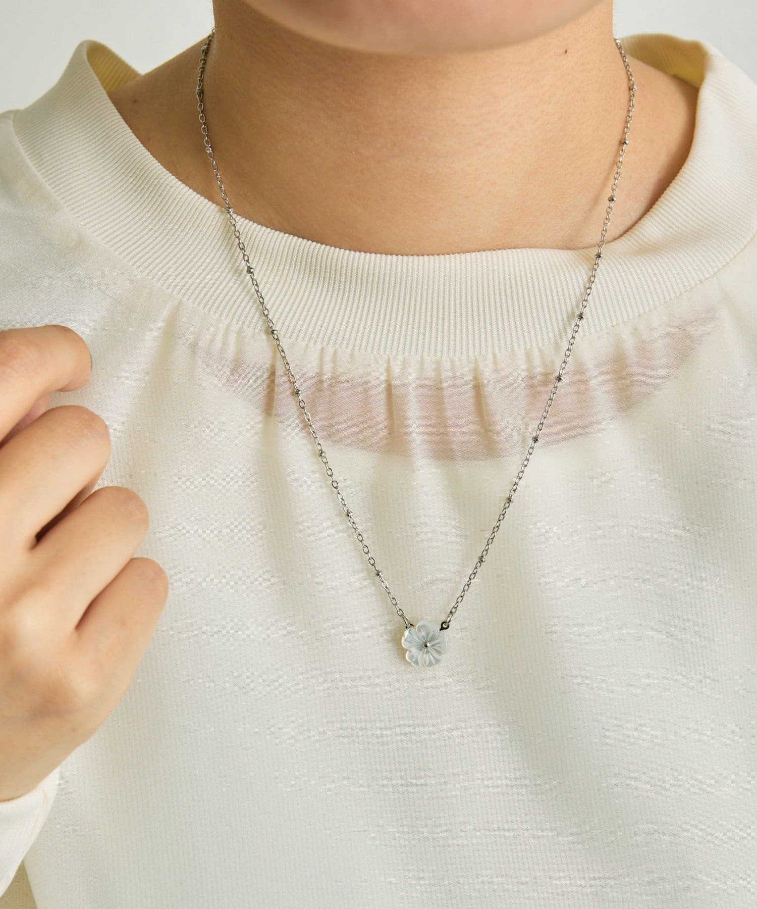 OUTLET(アウトレット) 【ear PAPILLONNER】シェルフラワーネックレス