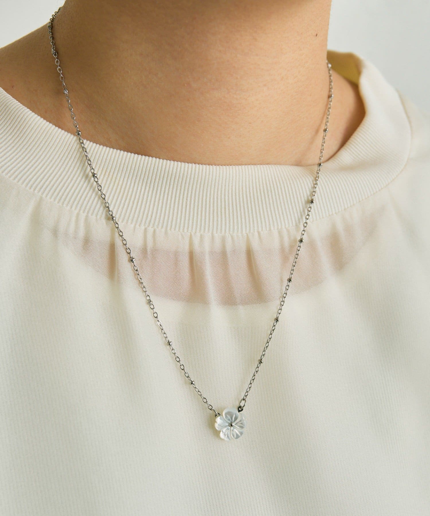 OUTLET(アウトレット) 【ear PAPILLONNER】シェルフラワーネックレス