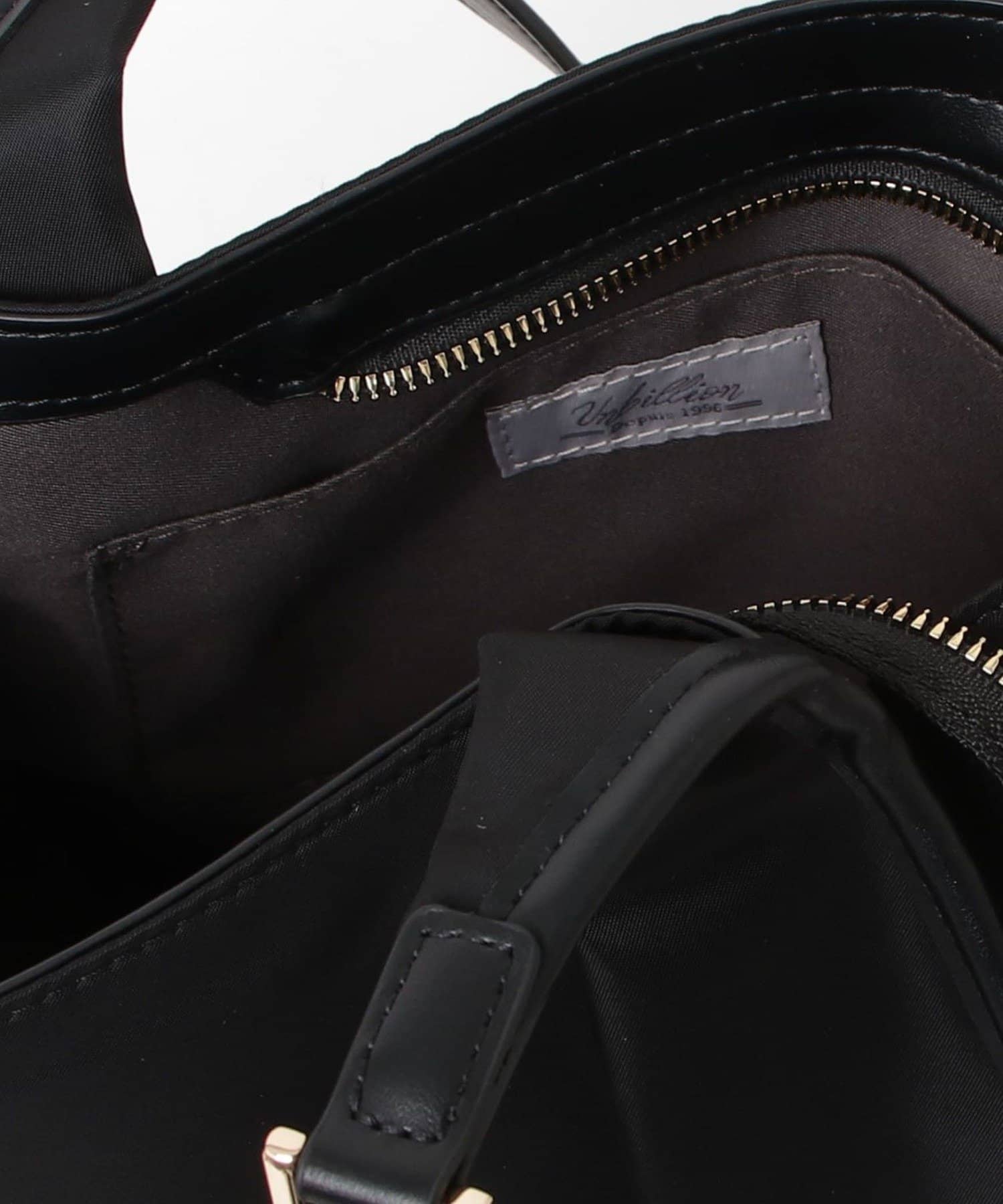 FREDY & GLOSTER(フレディ アンド グロスター) 撥水ベルトハンドルナイロンショルダーバッグ