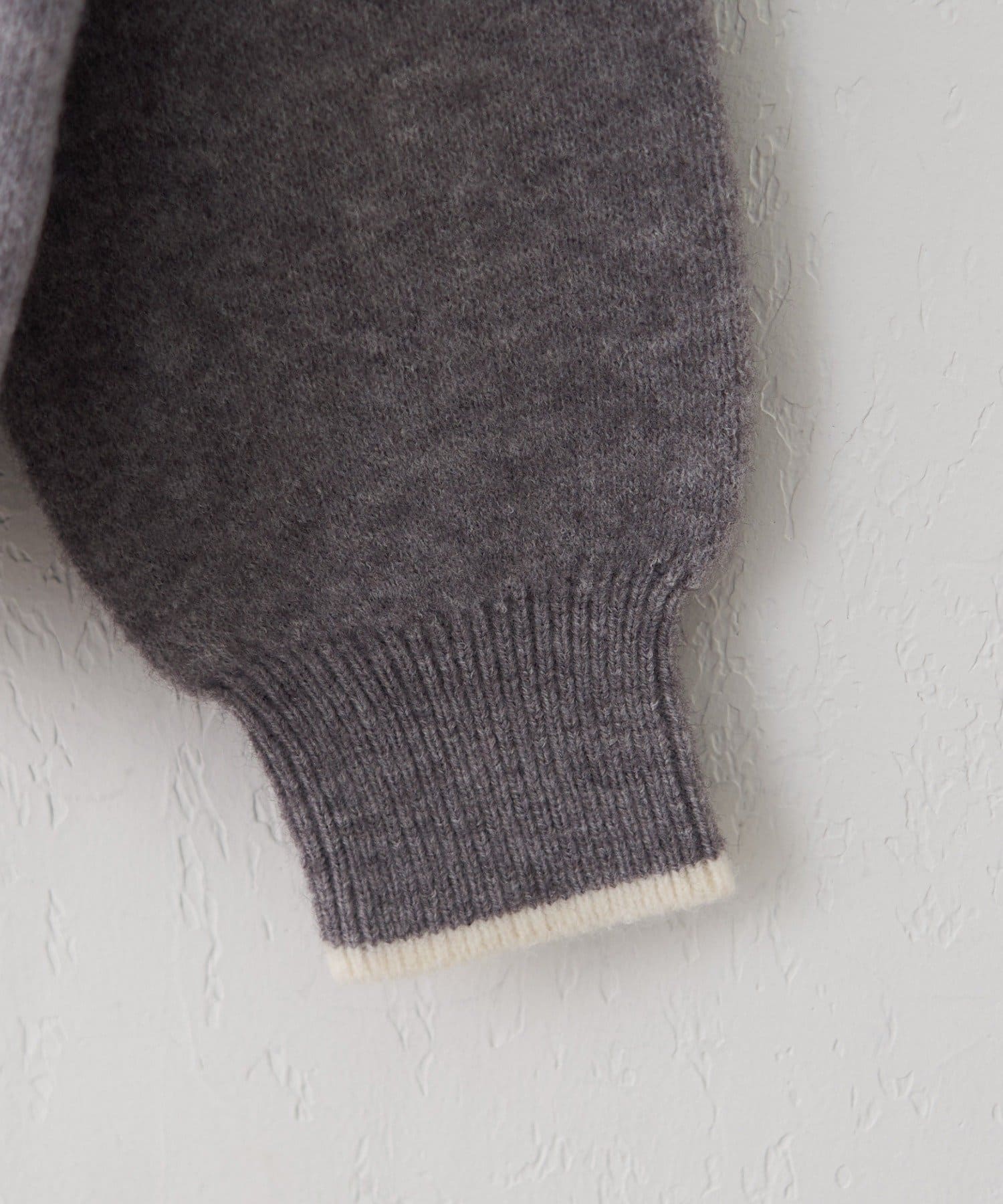 Remind me and forever(リマインドミーアンドフォーエバー) 【NAO】コード刺繍ロゴプルオーバー