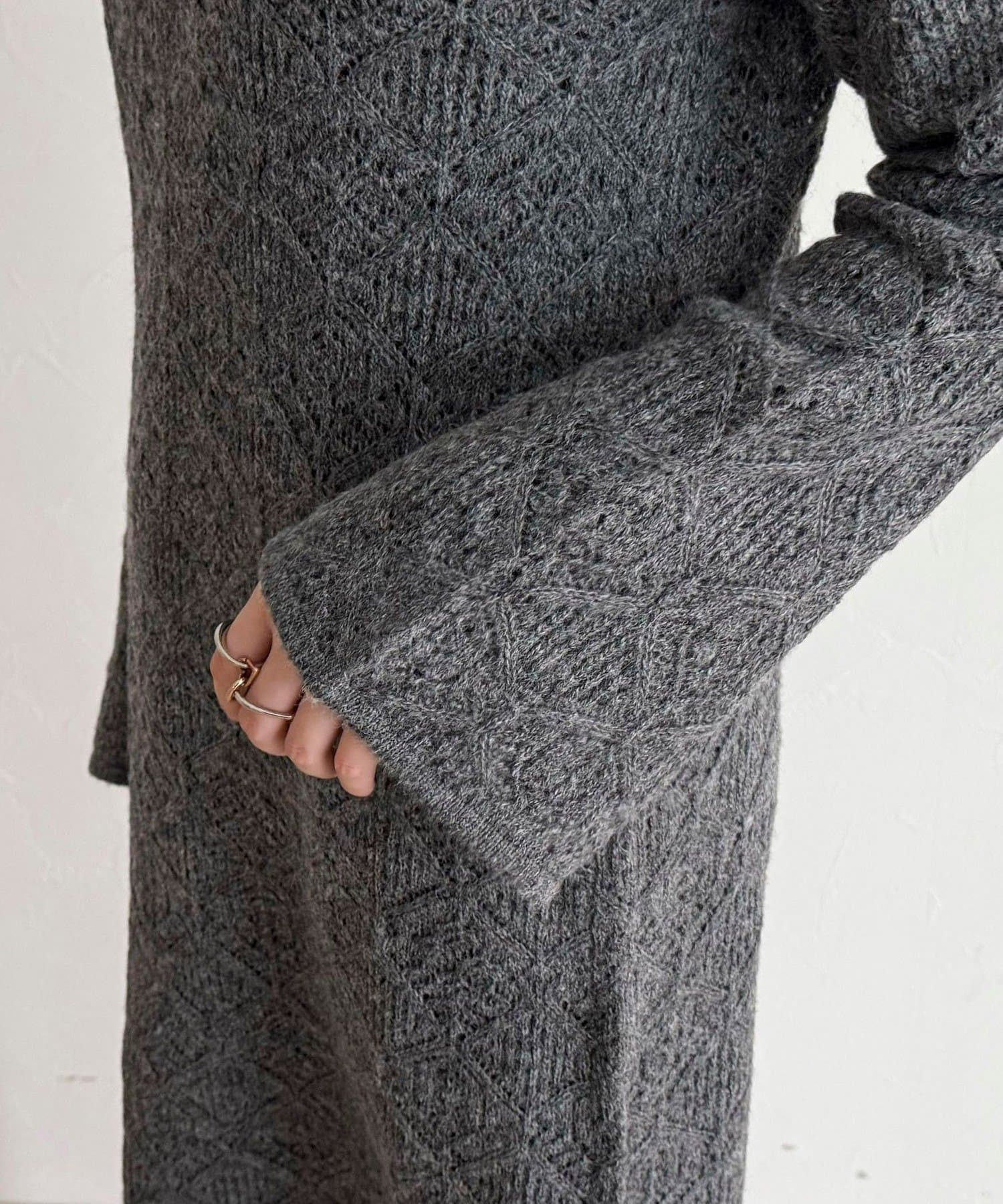 FREDY & GLOSTER(フレディ アンド グロスター) モヘヤ混透かし柄ベルスリーブワンピース