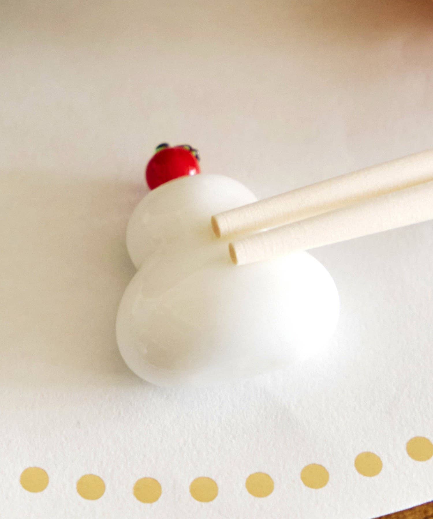 salut!(サリュ) ガラスの箸置き鏡餅／花ひらく、新春のうつわ