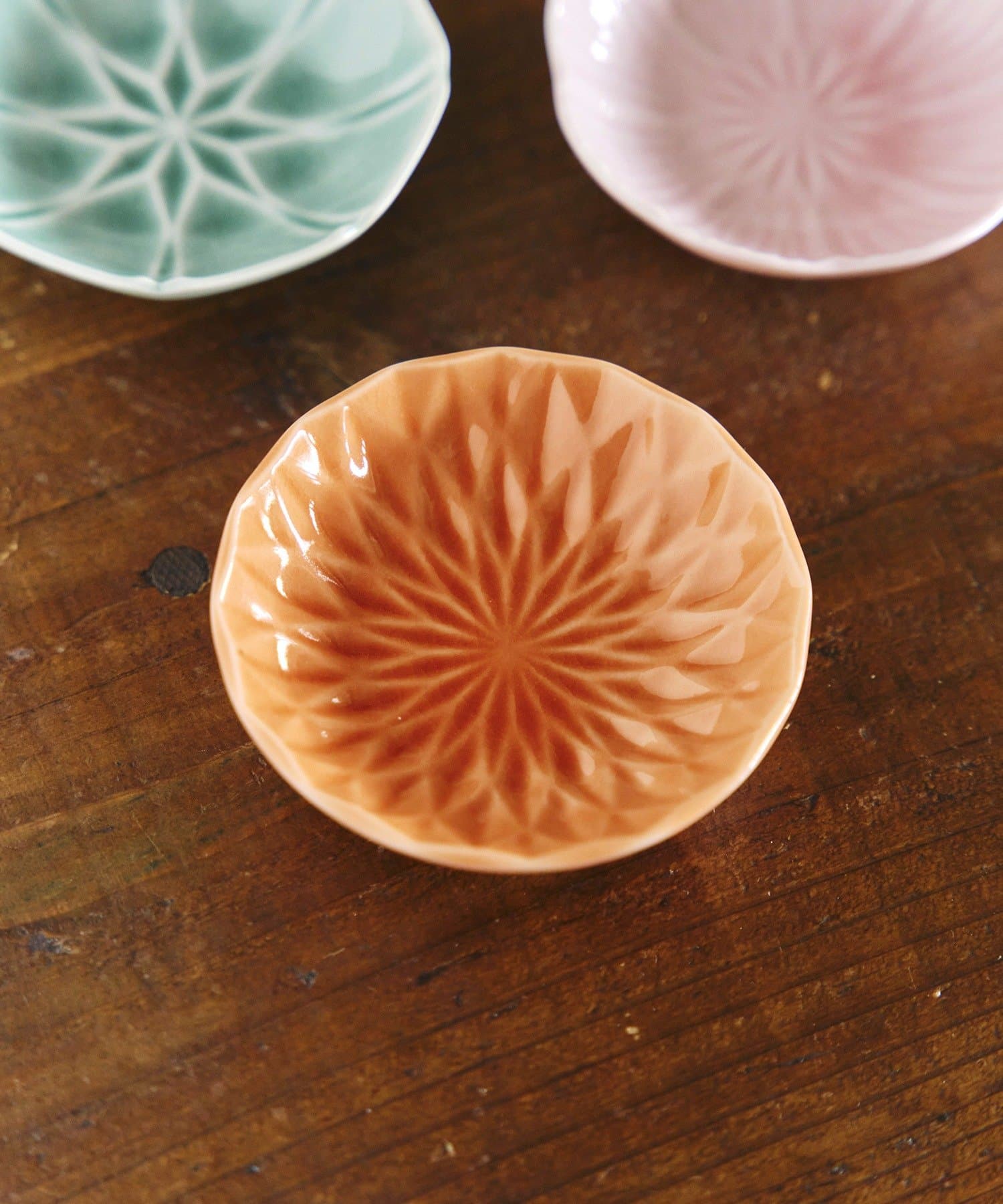 salut!(サリュ) ガラス貫入小皿橙／花ひらく、新春のうつわ