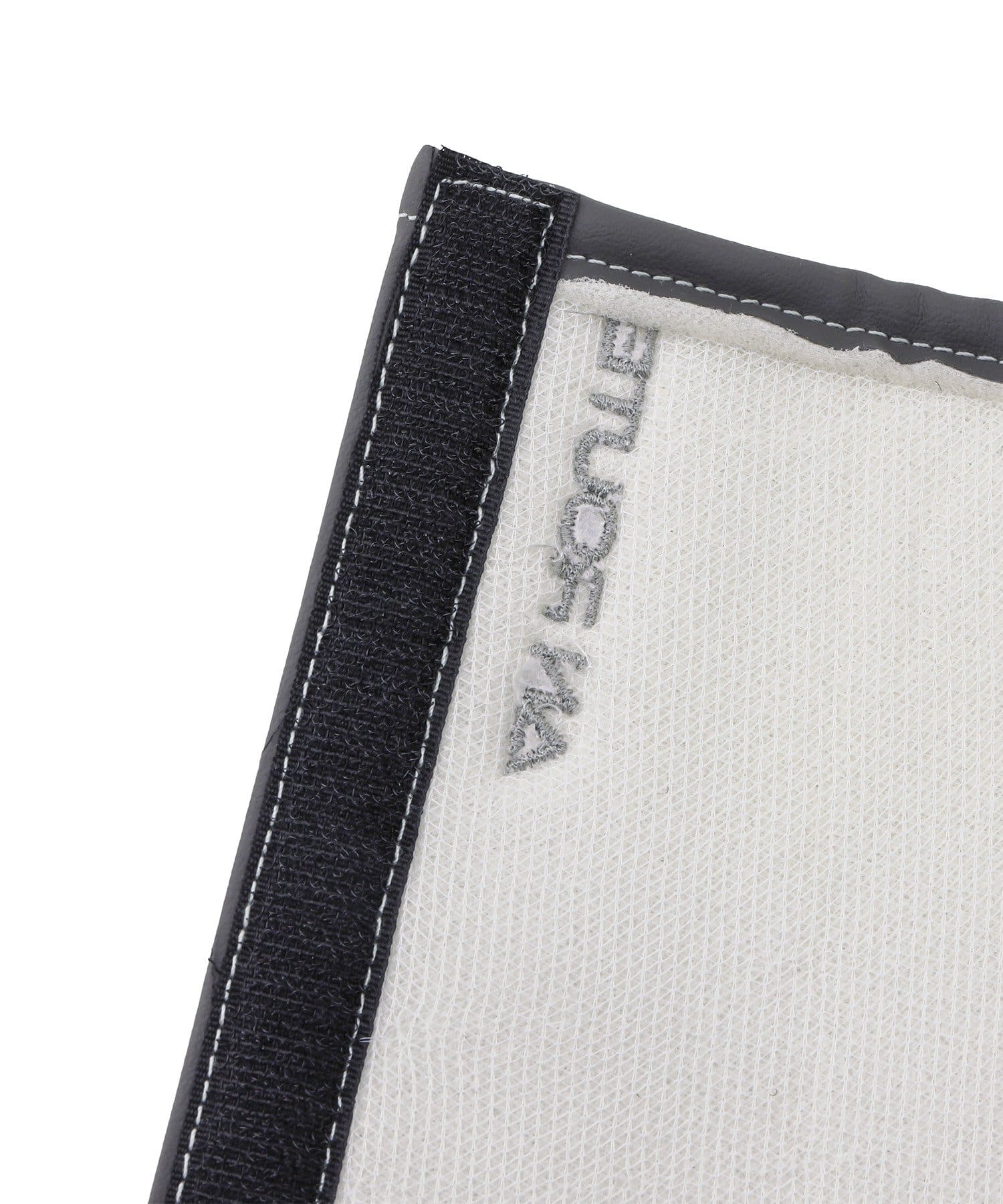 3COINS(スリーコインズ) シートベルトパッド