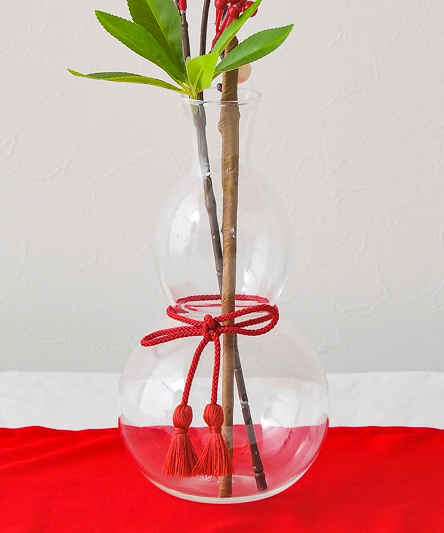 3COINS(スリーコインズ) ガラスフラワーベース／お正月