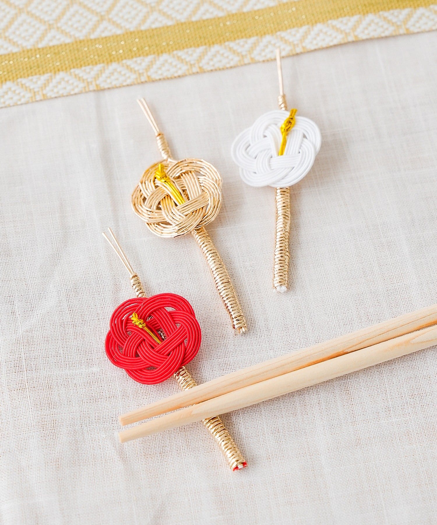 3COINS(スリーコインズ) 水引箸置き3個セット／お正月