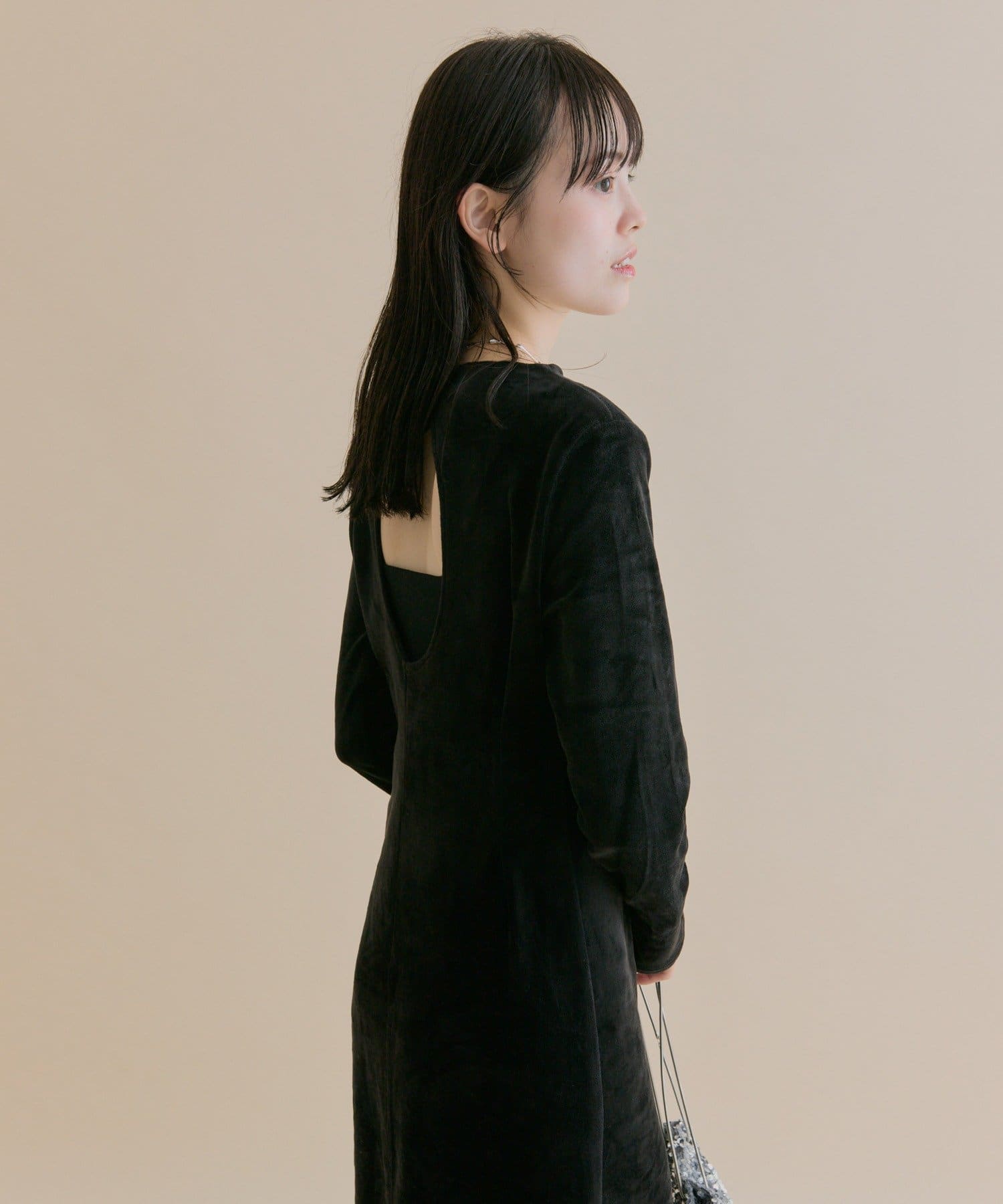 mystic(ミスティック) 11/1(sat)12:00予約START！【数量限定】[森川企画]バックオープンベロアワンピース