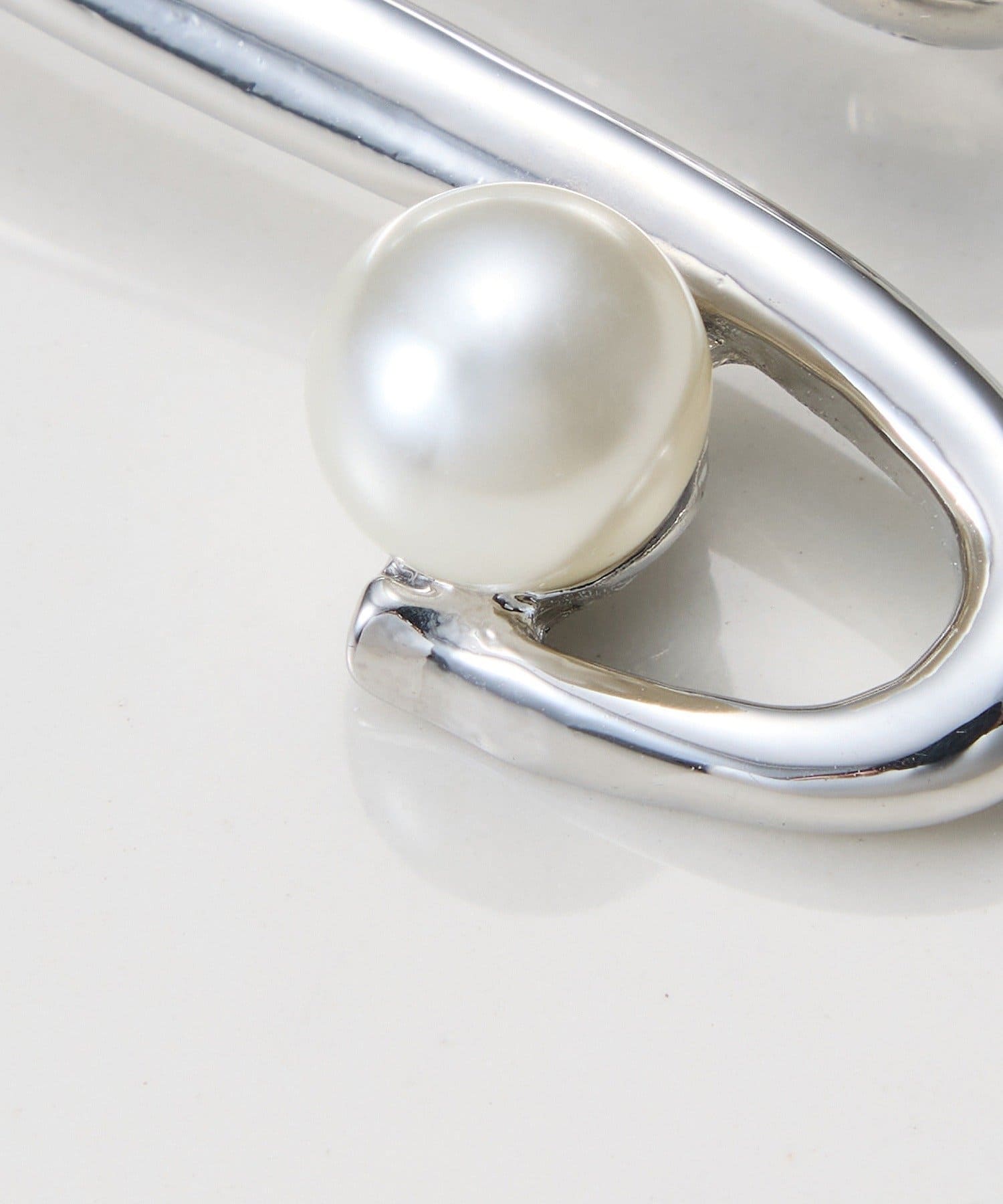 COLLAGE GALLARDAGALANTE(コラージュ ガリャルダガランテ) 【PAPILLONNER/パピヨネ】パールニュアンスブローチ