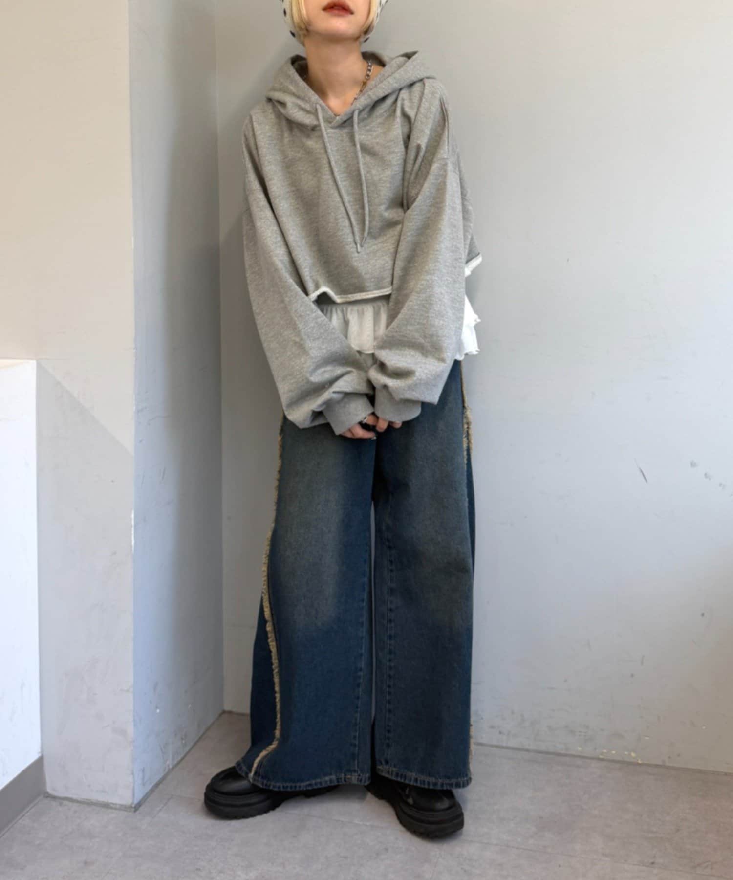 w closet(ダブルクローゼット) ラメショートパーカー