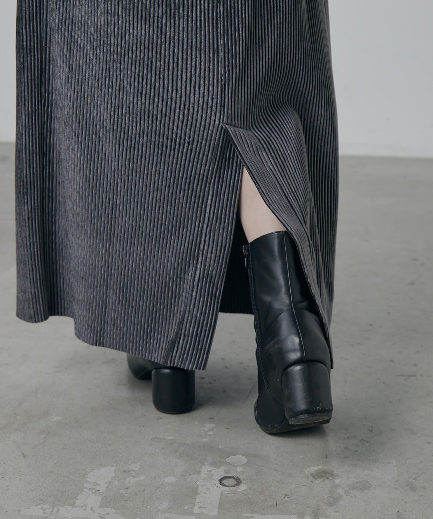 Lui's(ルイス) ベロアプリーツタイトスカート