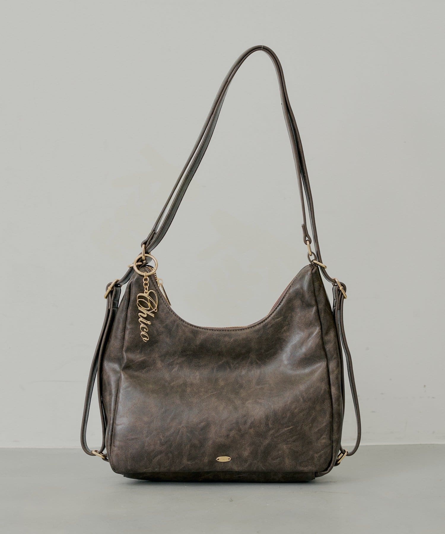 Chico(チコ) ロゴチャーム付き3wayホーボーバッグ