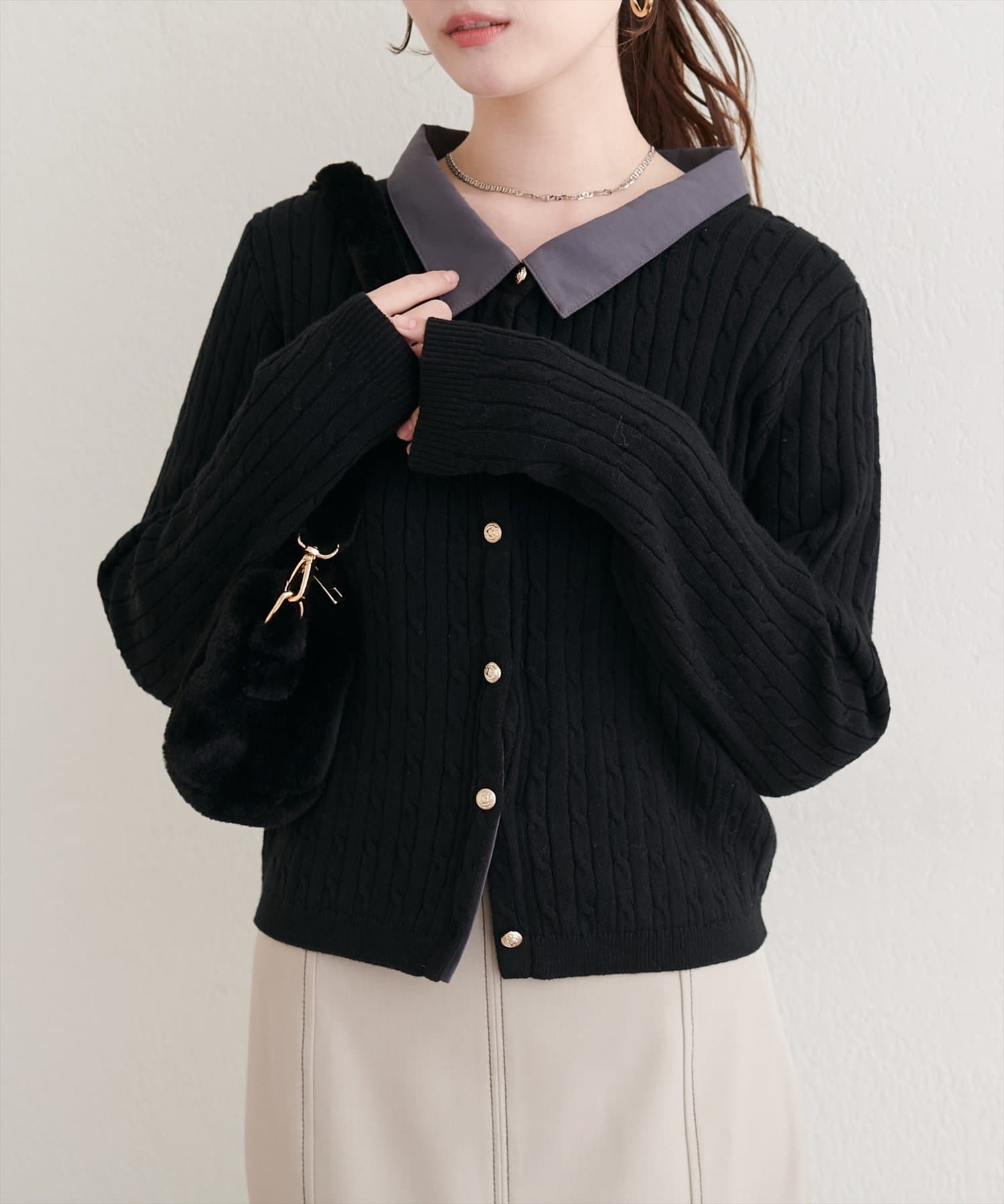 natural couture(ナチュラルクチュール) レイヤード風衿付きケーブルカーディガン