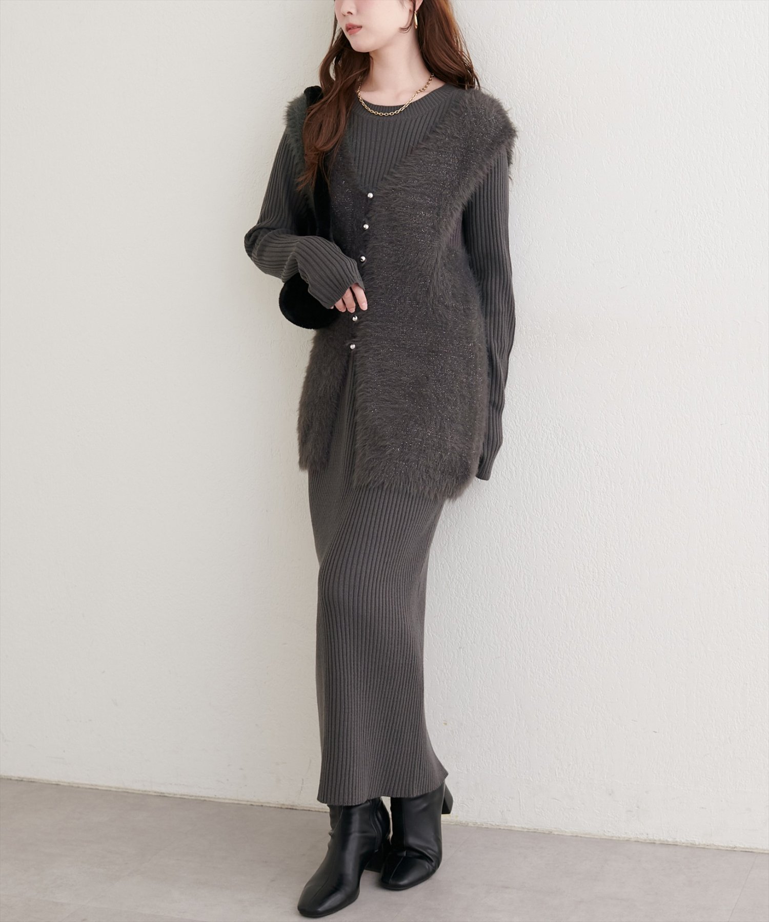 natural couture(ナチュラルクチュール) 〈osono〉ラメフェザーニットベスト×リブワンピース