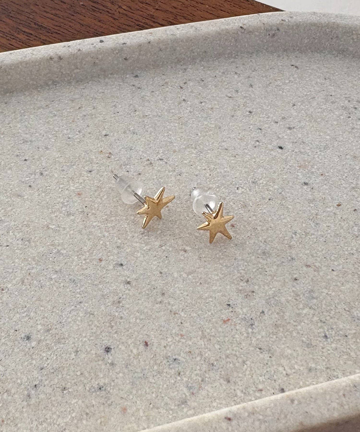 CAPRICIEUX LE'MAGE(カプリシュレマージュ) 〈GOLDY/ゴールディ〉スターダストピアス