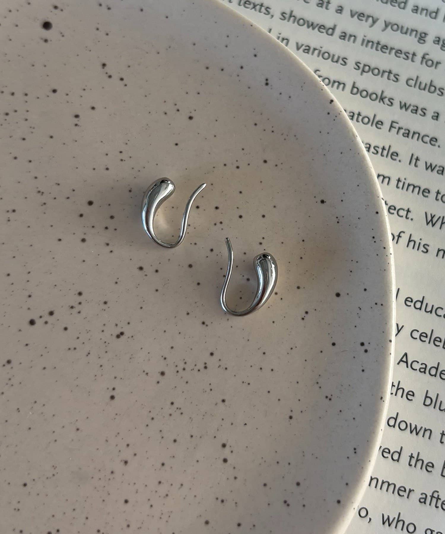 CAPRICIEUX LE'MAGE(カプリシュレマージュ) 〈GOLDY/ゴールディ〉ドロップフックピアス