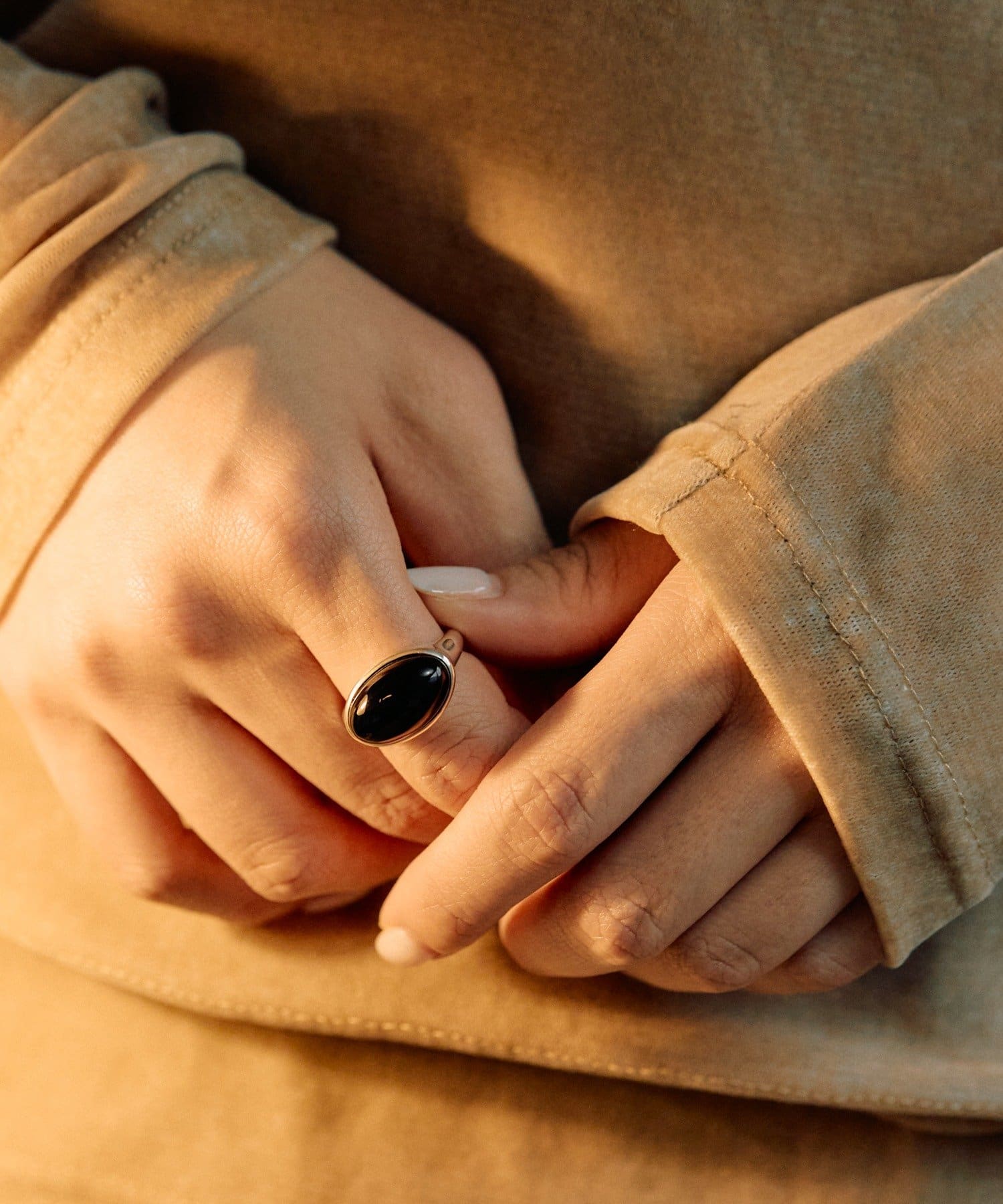 ear PAPILLONNER(イア パピヨネ) 《インフルエンサーuchida企画/スターリングシルバー》オーバルストーンリング