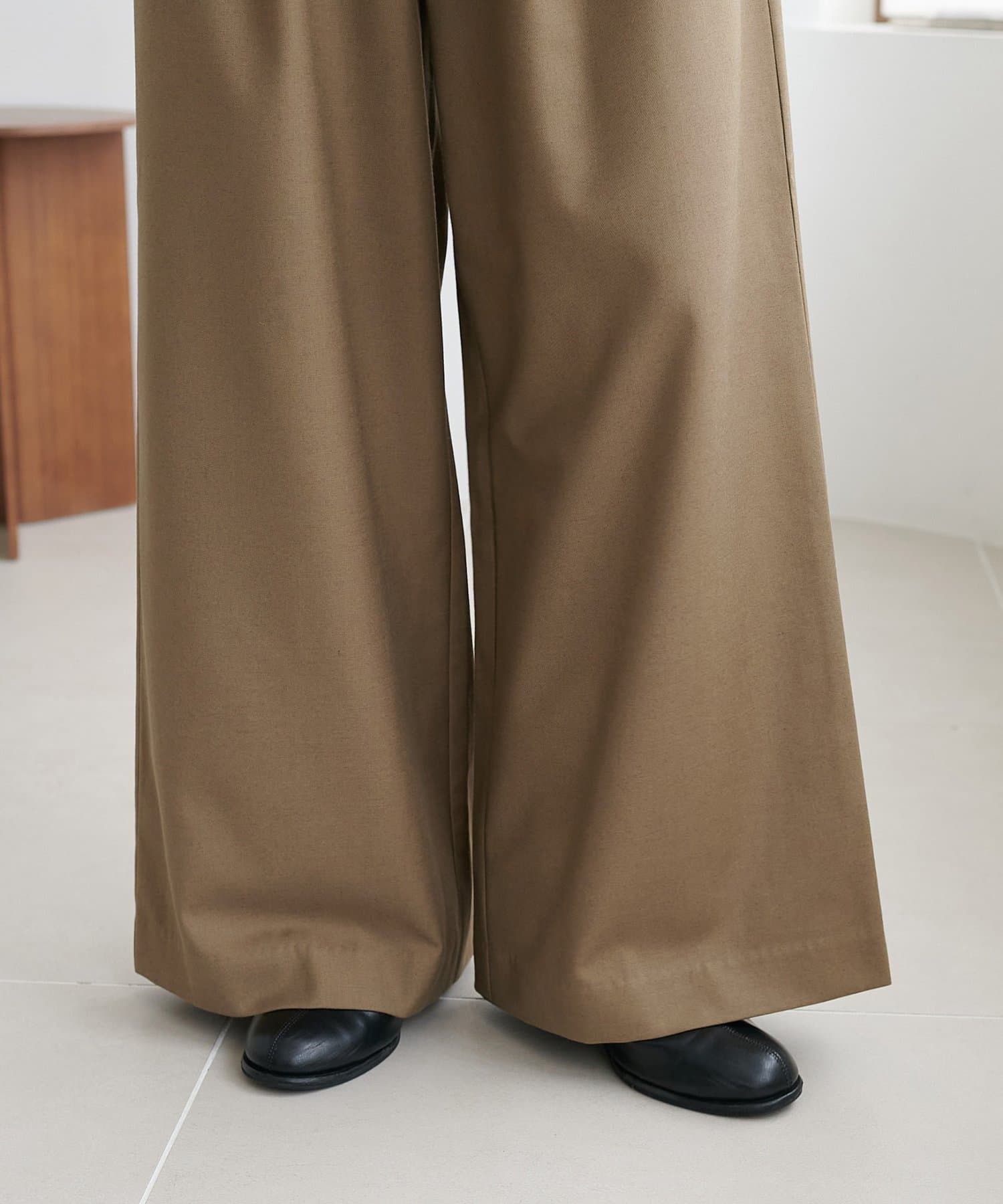 DISCOAT(ディスコート) 【こなれ感と快適さを両立】ウールブレンドワイドパンツ