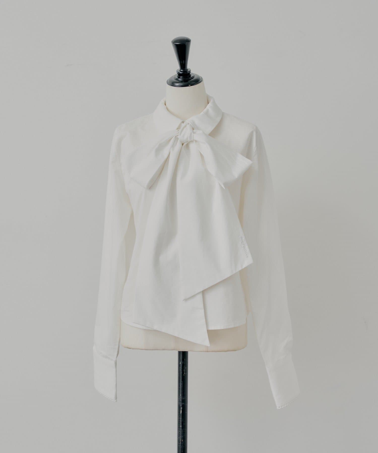 Chico(チコ) 【SALON by Chico】リボン付きレースデザインシャツ