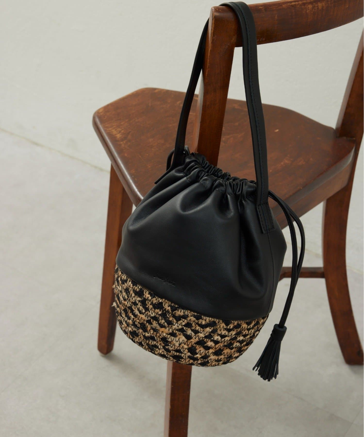 GALLARDAGALANTE(ガリャルダガランテ) 【4/7(火) 18:00予約開始】【Jhuri Shate】ドローストリングバッグ