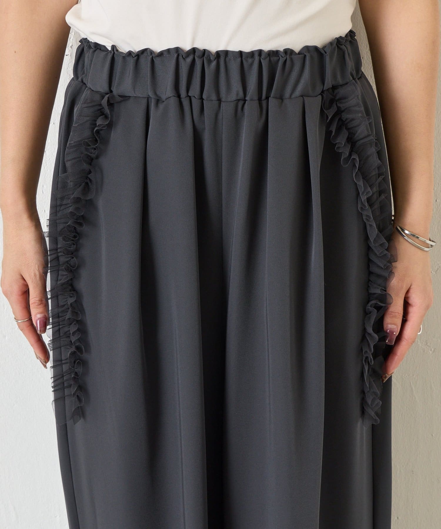 Jena　espace merveilleux(ジェナ　エスパスメルヴェイユ) フリルチュールセットアップ