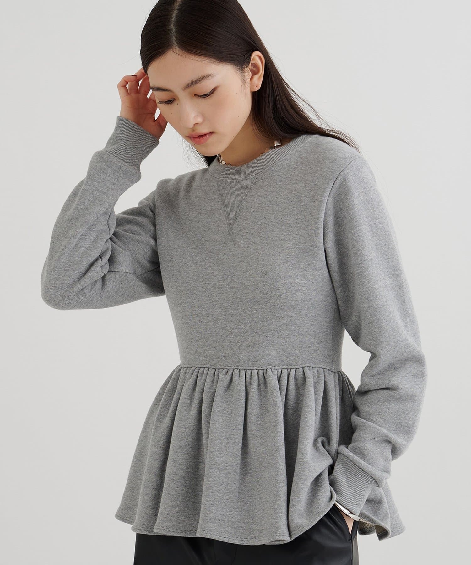 Whim Gazette(ウィム ガゼット) 裏毛フリルプルオーバー